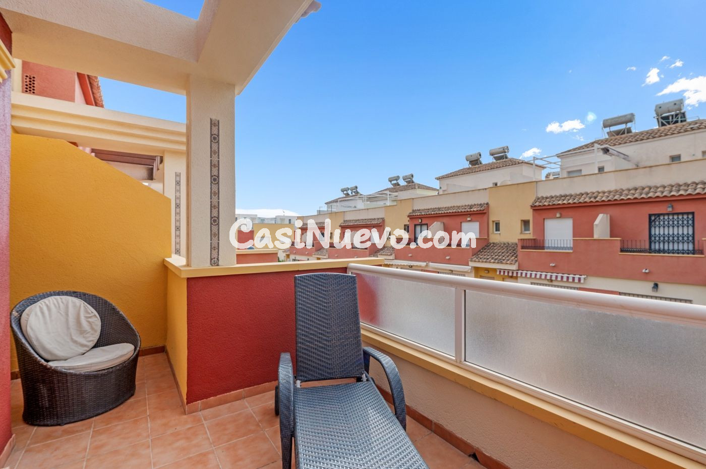 Casa adosada esquinera con orientación sur, amplia parcela y - foto 21