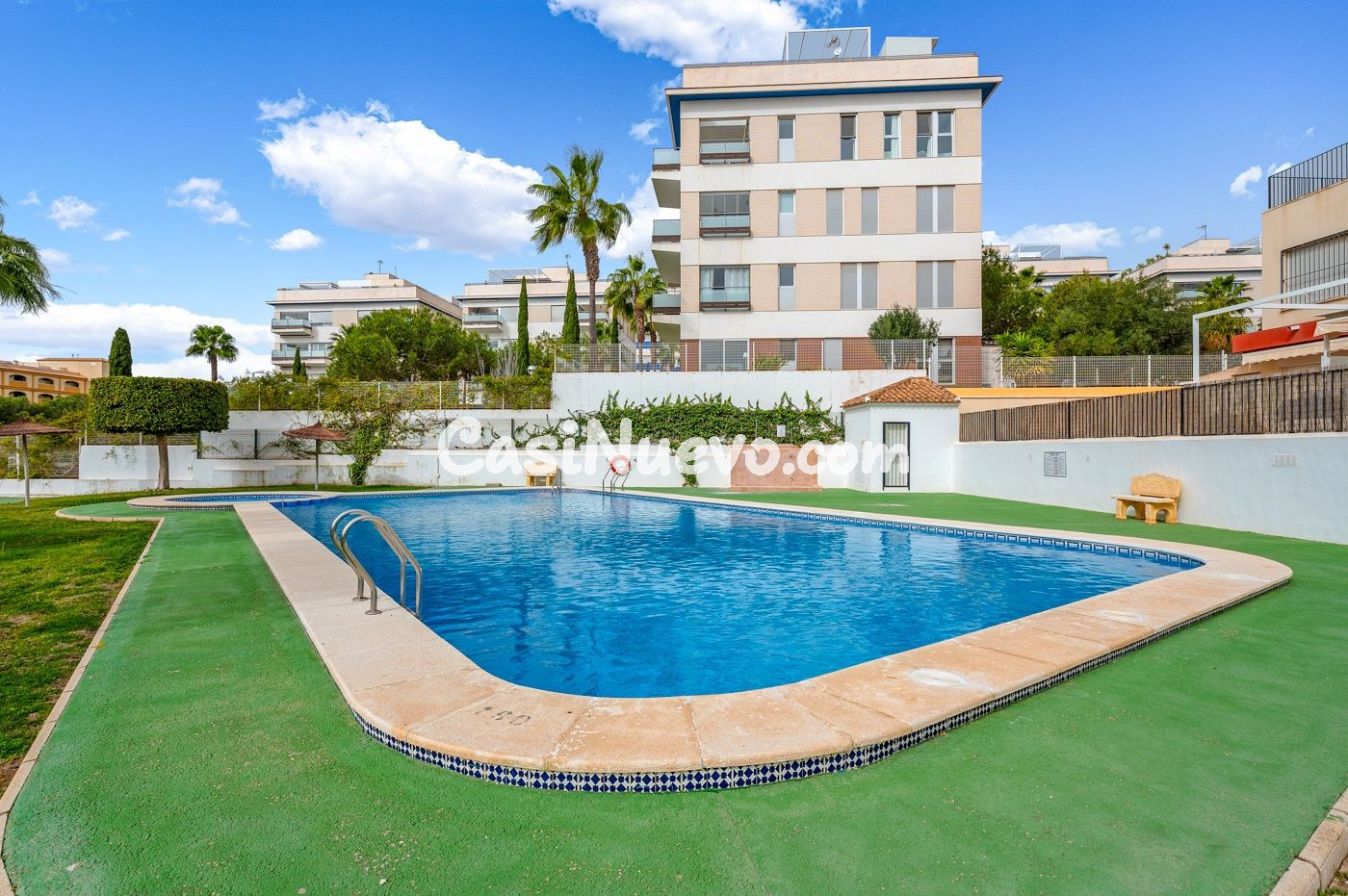 Casa adosada esquinera con orientación sur, amplia parcela y - foto 37