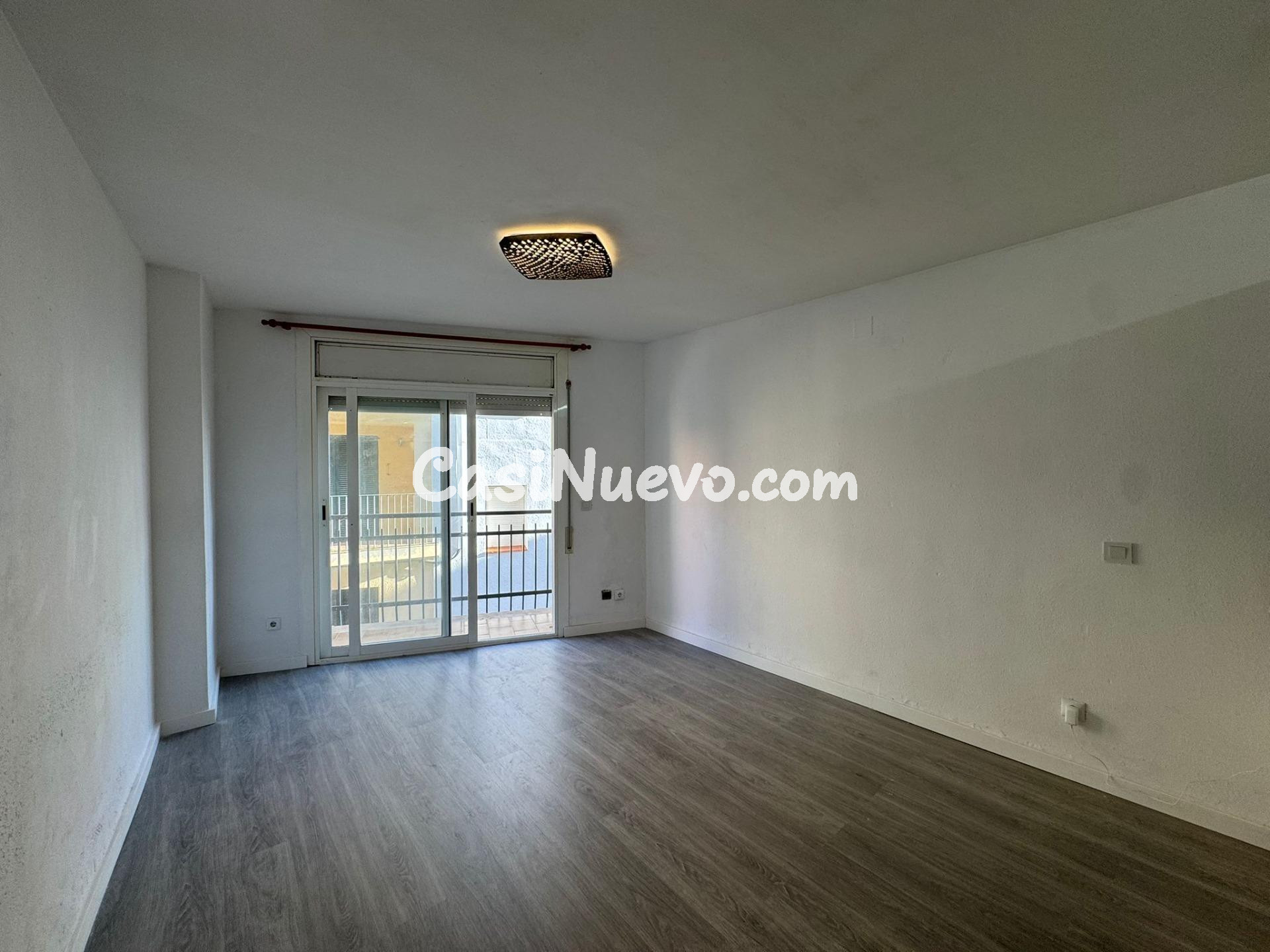 Apartamento reformado a 1 minuto de la playa en Roses - foto 6