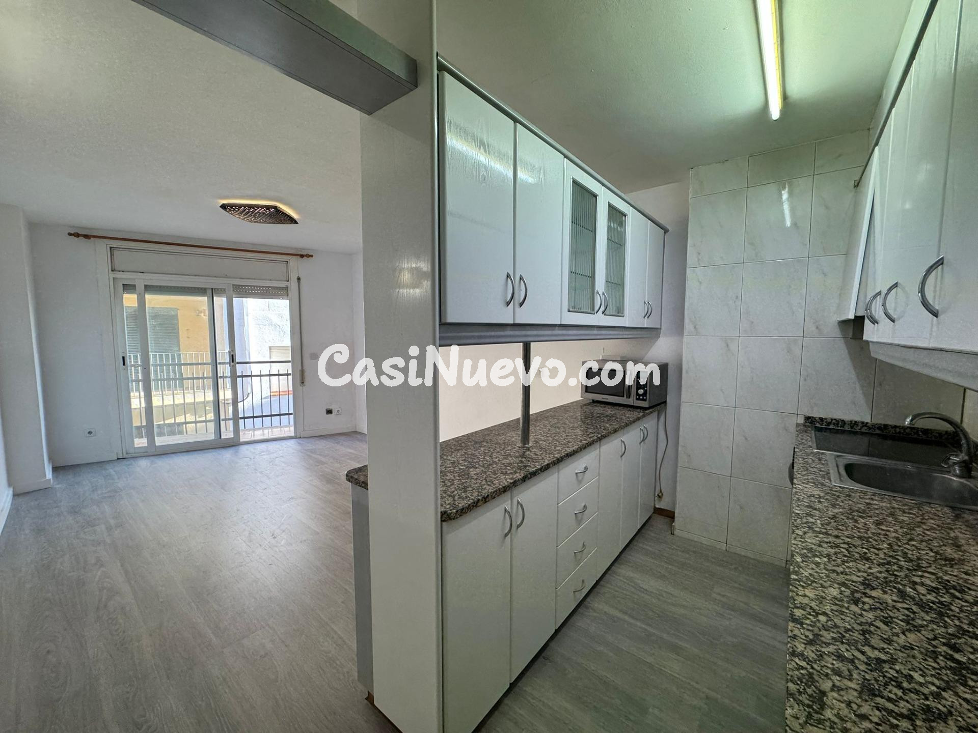 Apartamento reformado a 1 minuto de la playa en Roses - foto 8