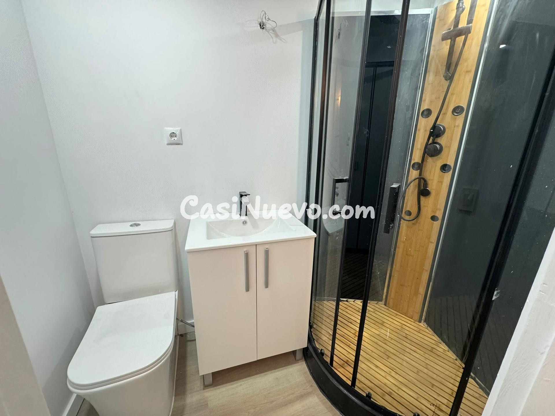 Apartamento reformado a 1 minuto de la playa en Roses - foto 13