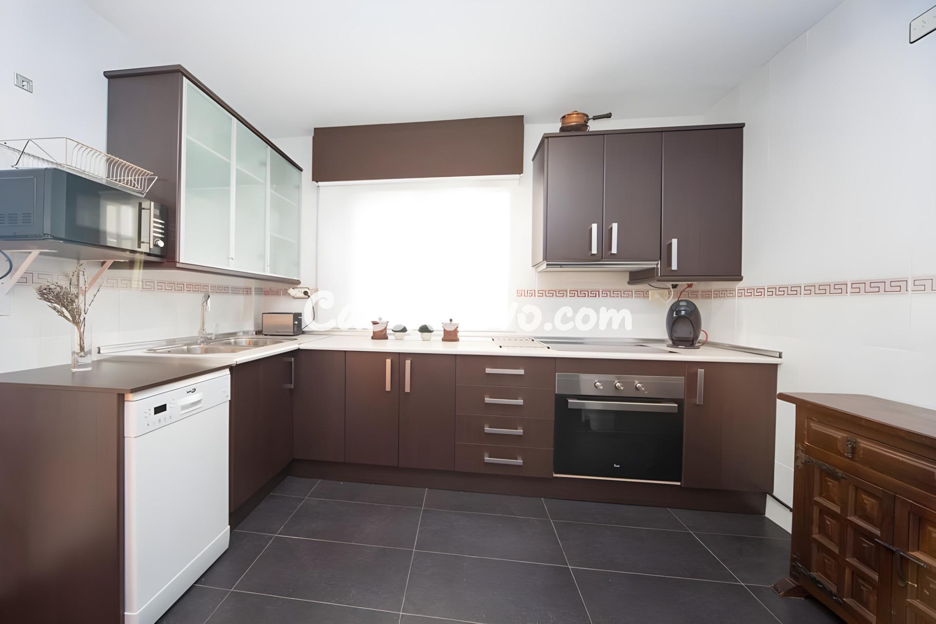 Espectacular Casa Reformada de 5 Dormitorios con Parking | L - foto 18