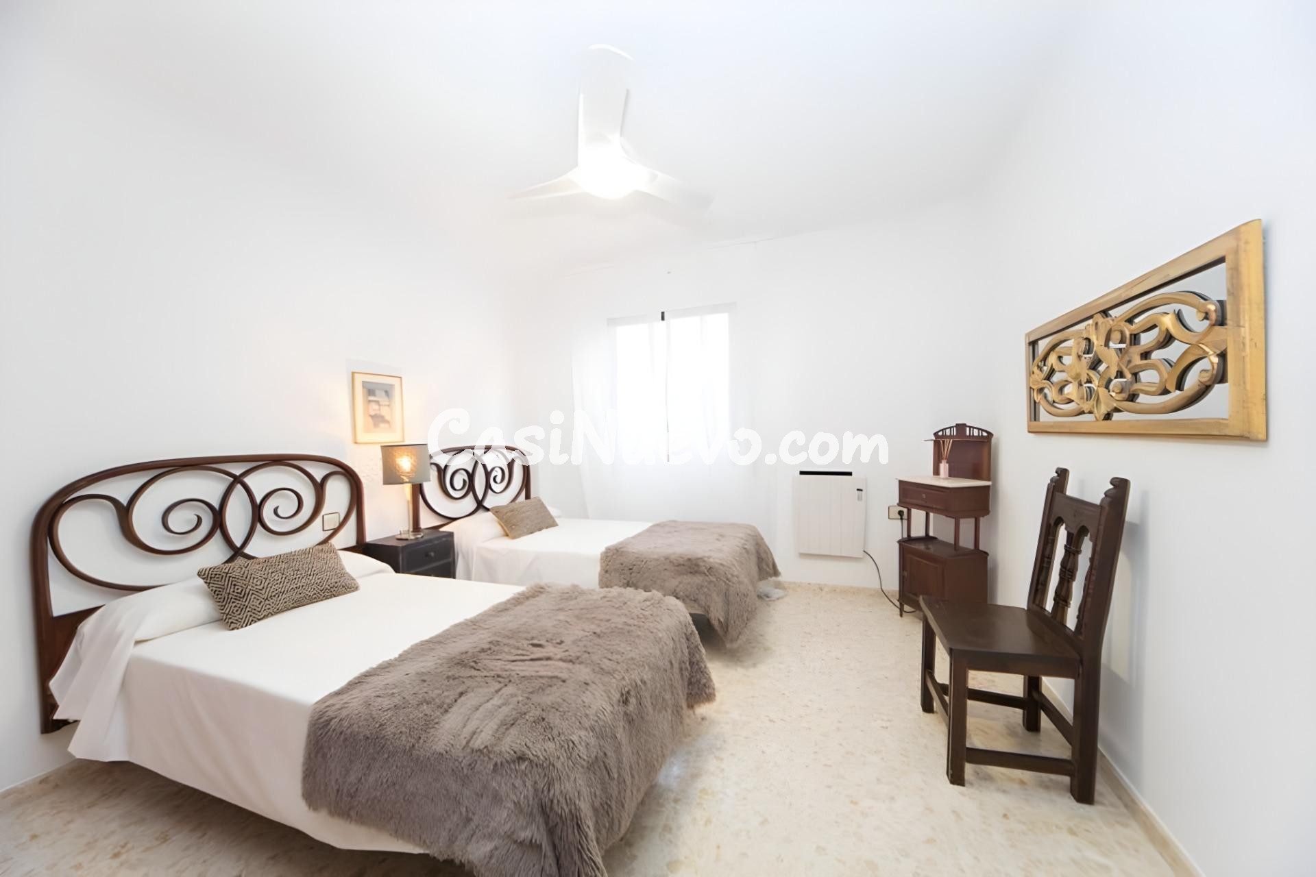 Espectacular Casa Reformada de 5 Dormitorios con Parking | L - foto 22