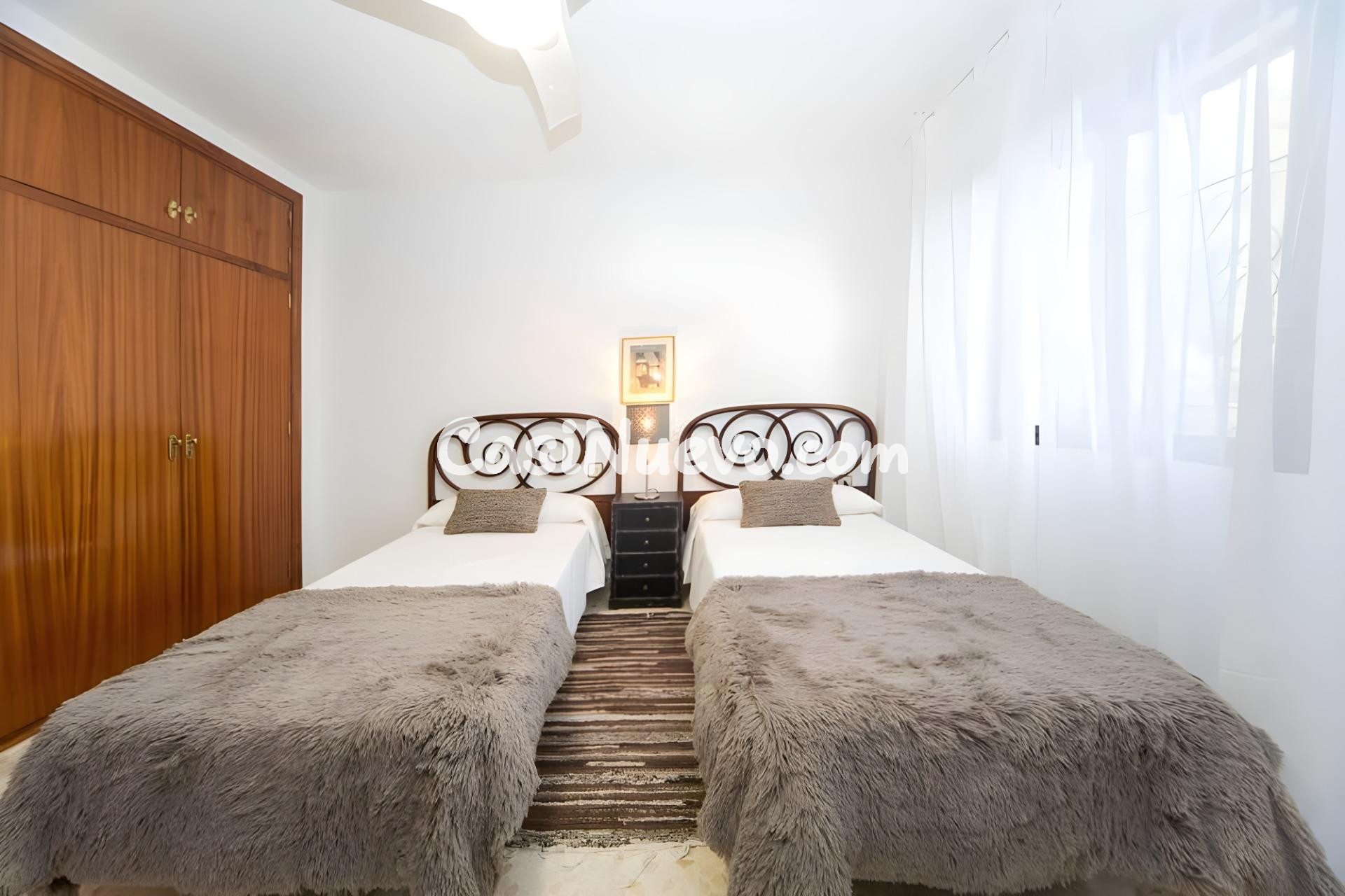 Espectacular Casa Reformada de 5 Dormitorios con Parking | L - foto 24