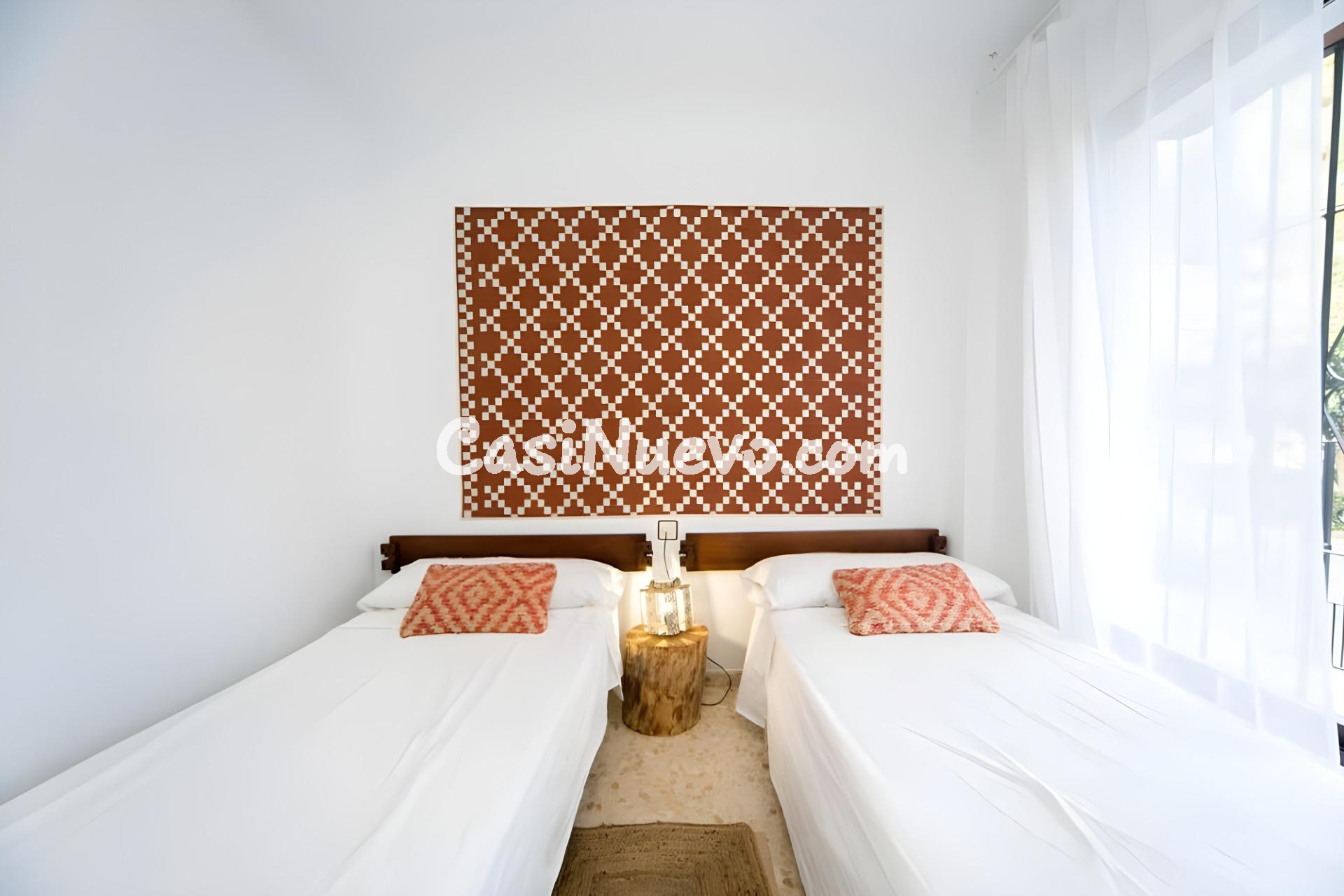 Espectacular Casa Reformada de 5 Dormitorios con Parking | L - foto 25