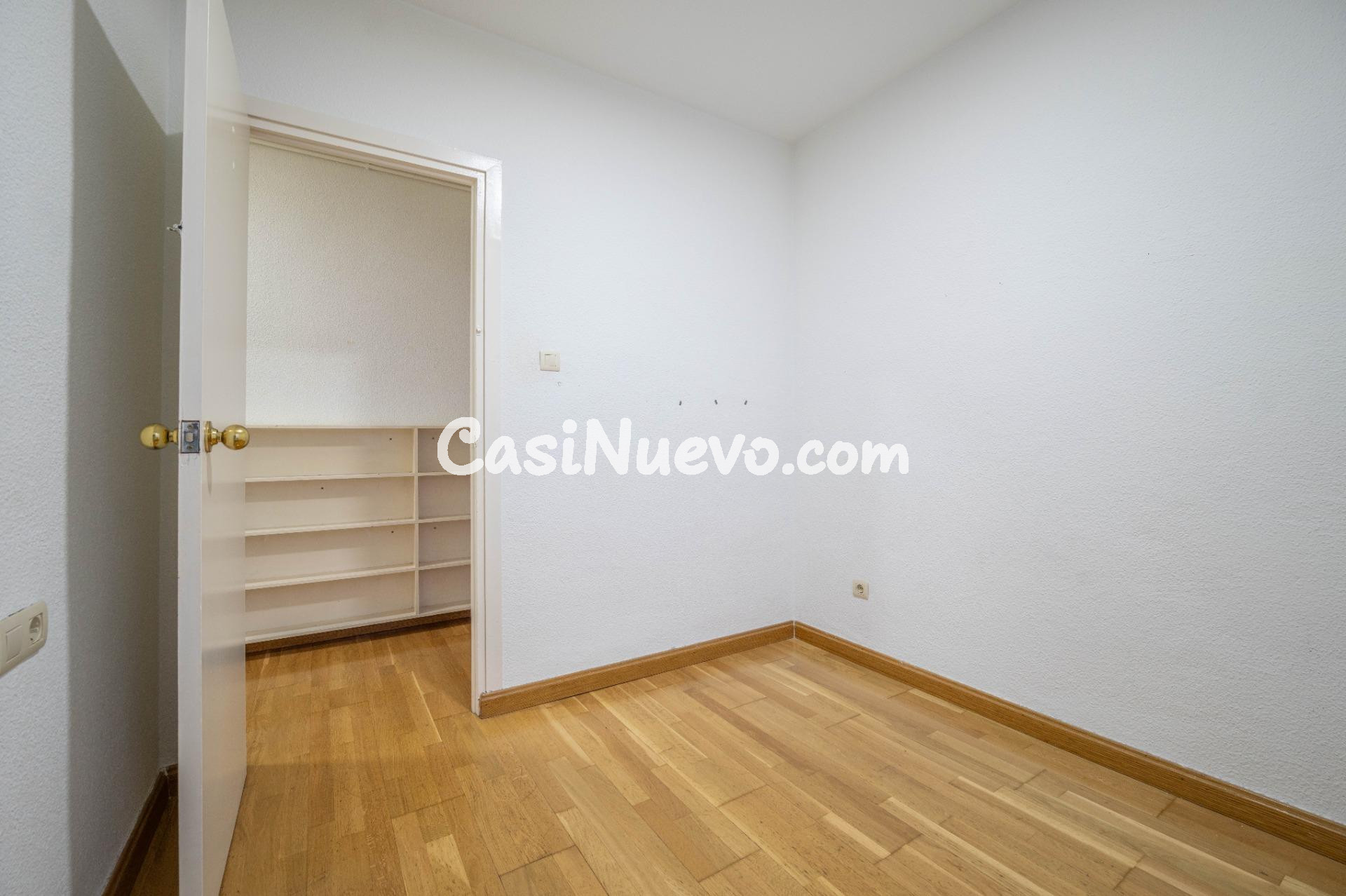 MAGNIFICO PISO CENTRICO EN QUINTA PLANTA CON calefacción Y E - foto 14