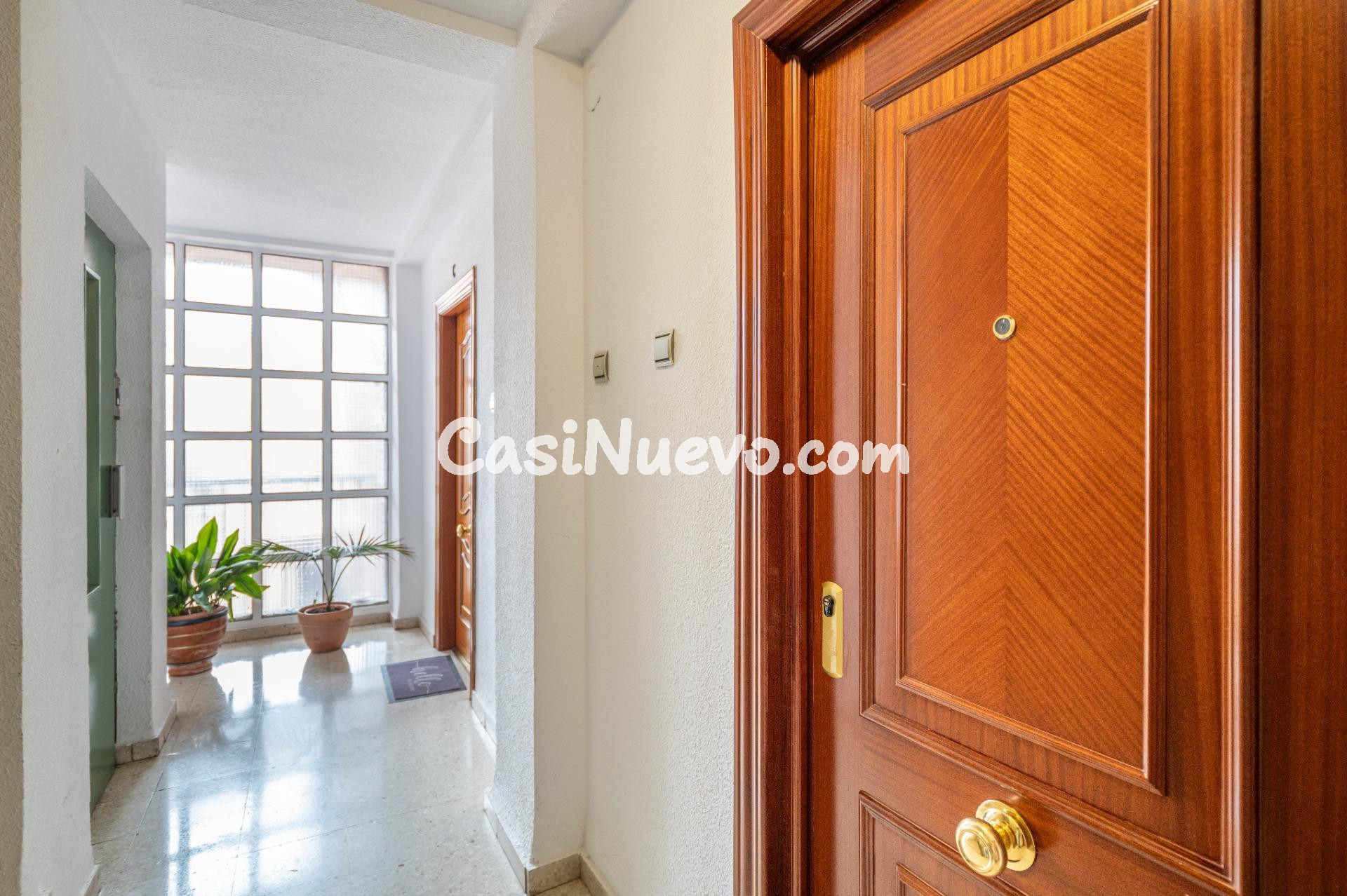 Luminoso piso exterior con terraza junto a Avenida de Dílar  - foto 2