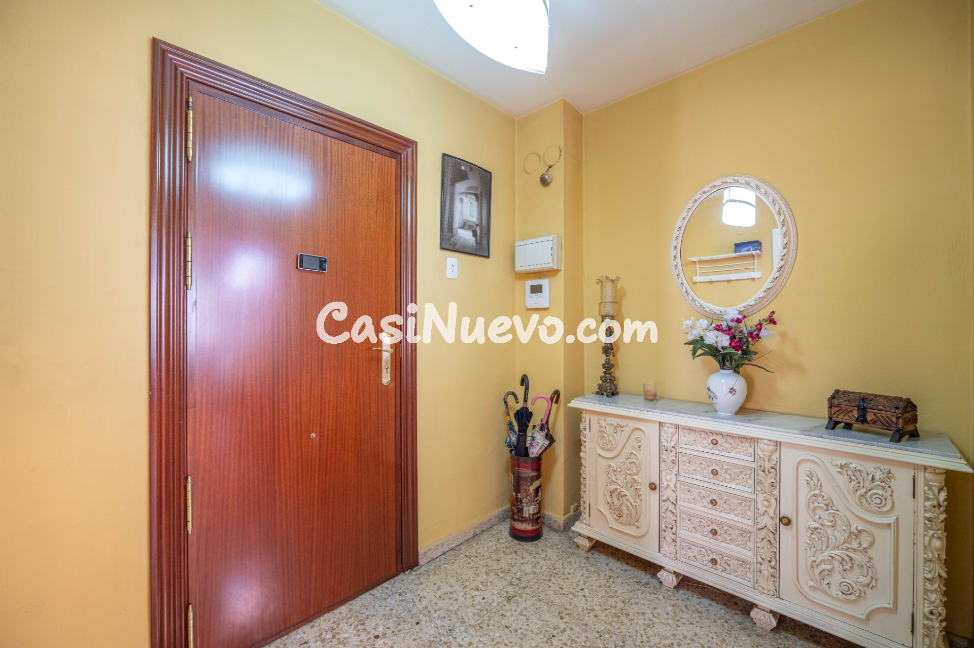 Luminoso piso exterior con terraza junto a Avenida de Dílar  - foto 4