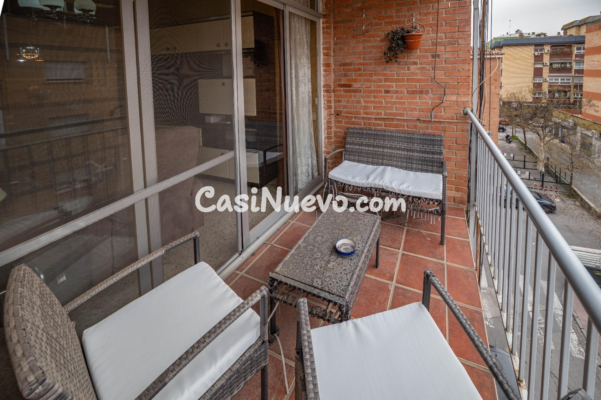 Luminoso piso exterior con terraza junto a Avenida de Dílar  - foto 16