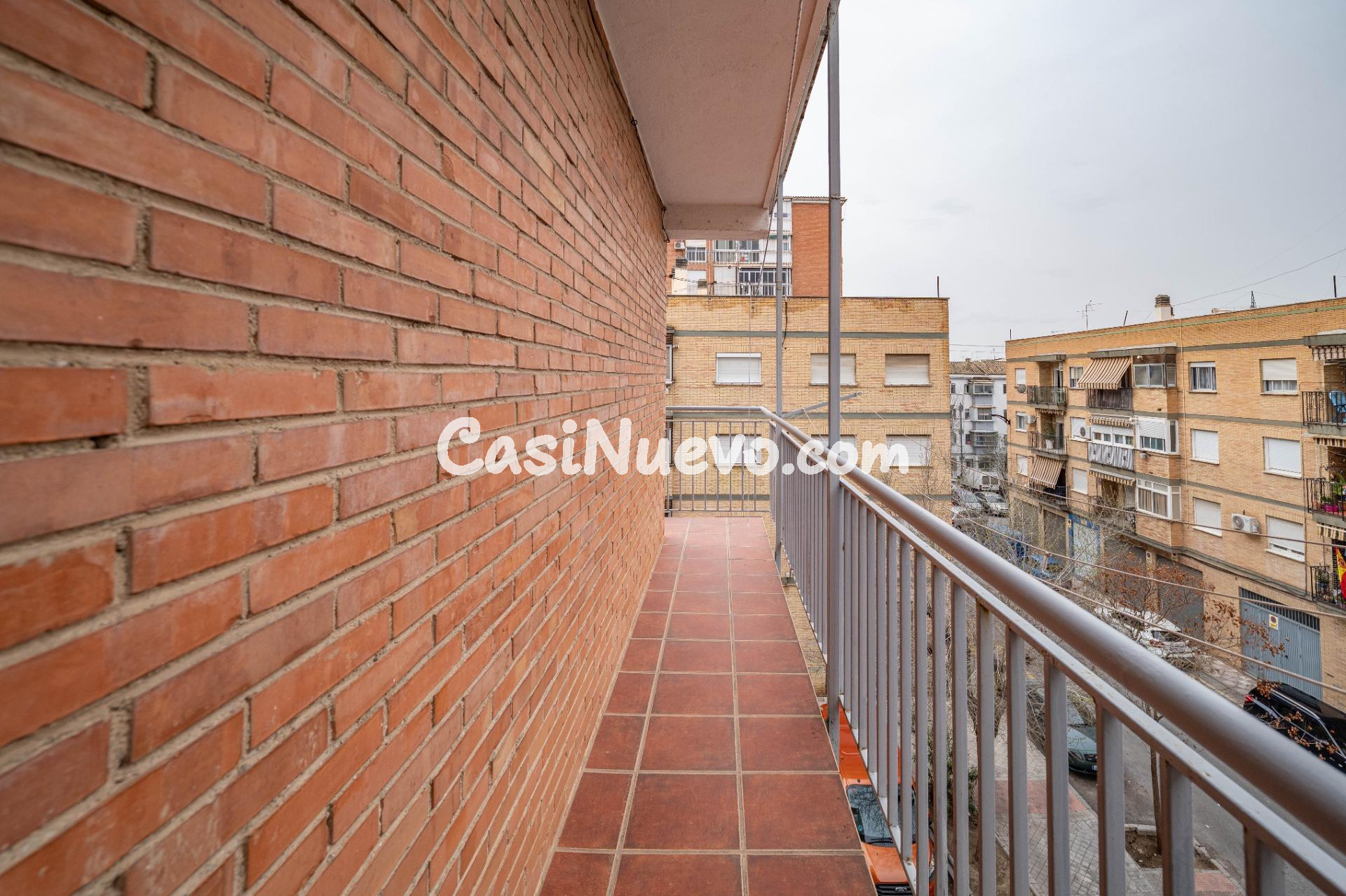 Luminoso piso exterior con terraza junto a Avenida de Dílar  - foto 18
