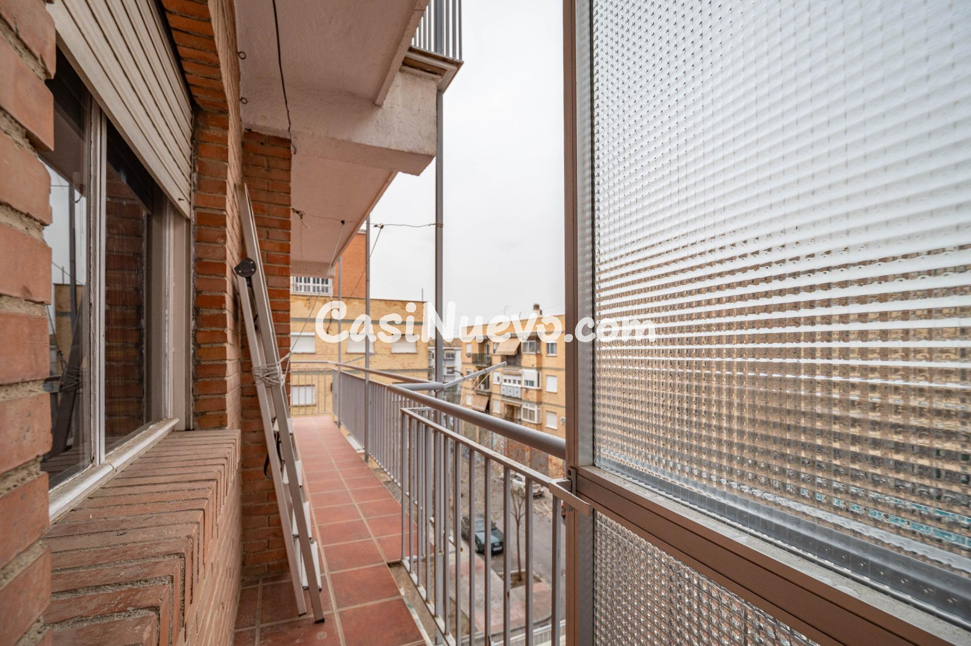 Luminoso piso exterior con terraza junto a Avenida de Dílar  - foto 23