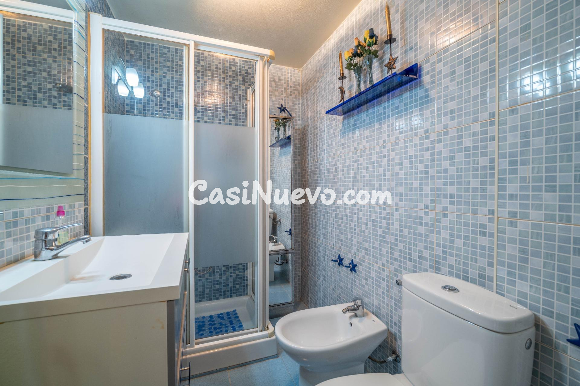 Luminoso piso exterior con terraza junto a Avenida de Dílar  - foto 33