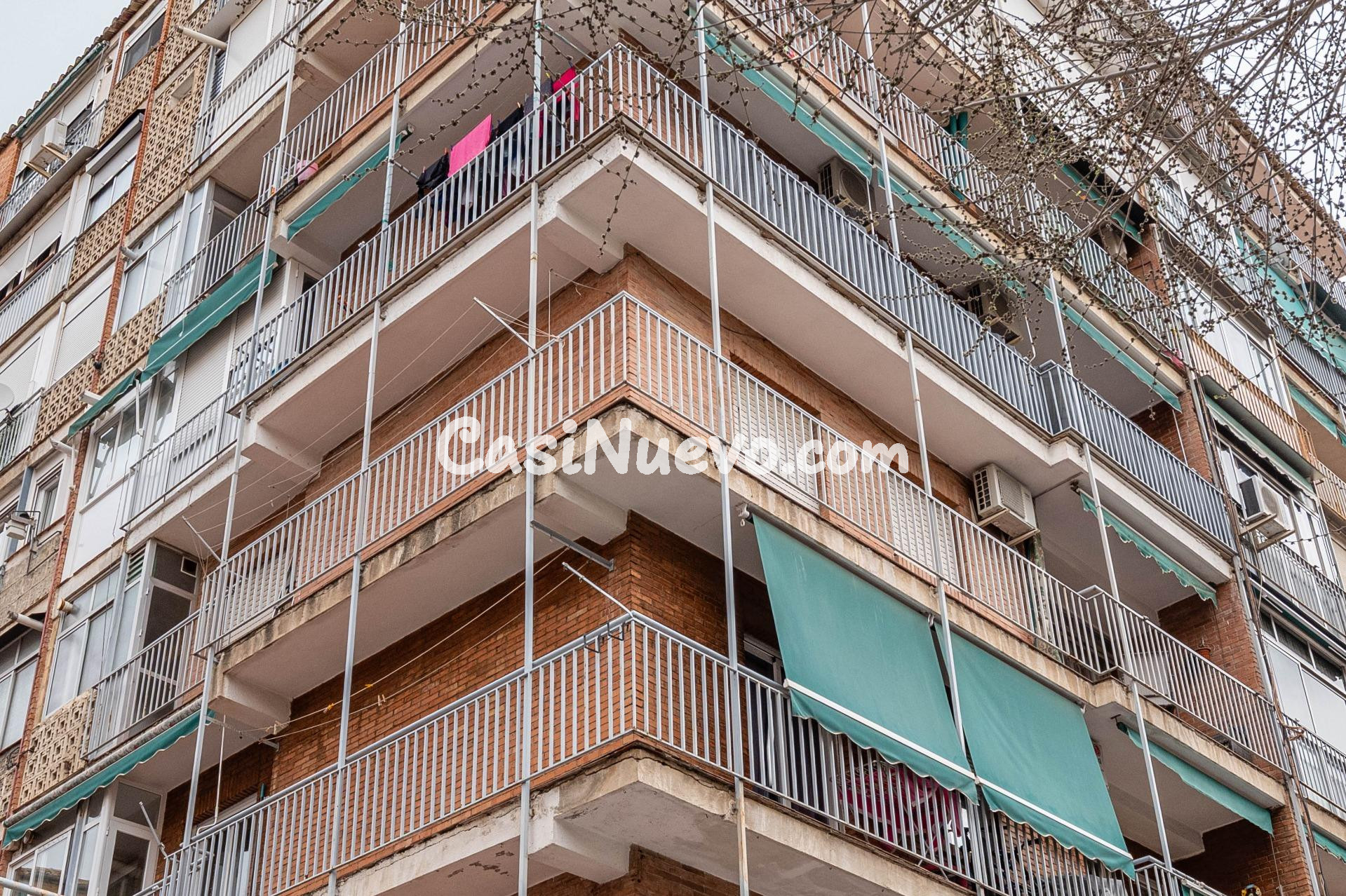 Luminoso piso exterior con terraza junto a Avenida de Dílar  - foto 46