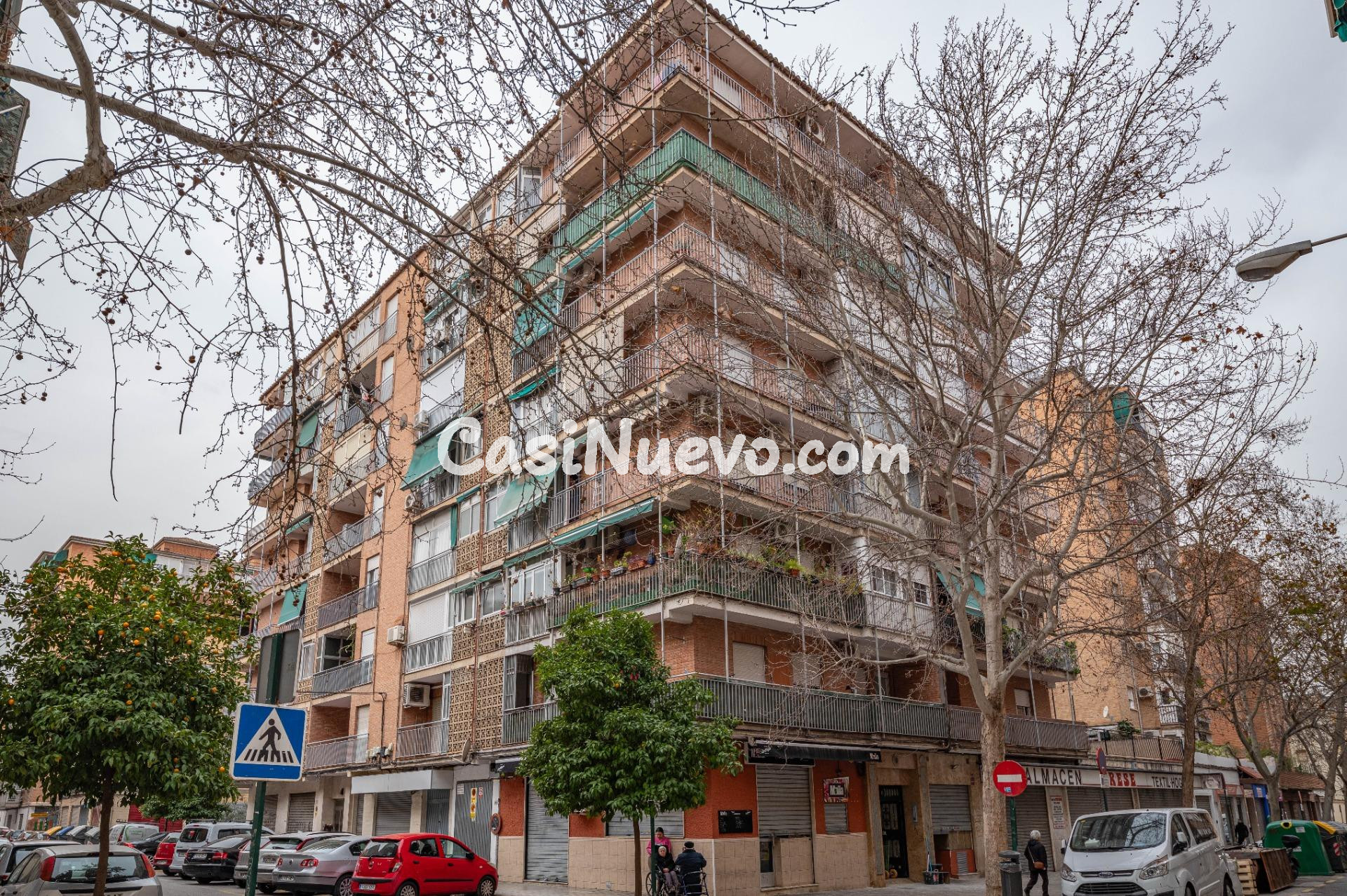 Luminoso piso exterior con terraza junto a Avenida de Dílar  - foto 47