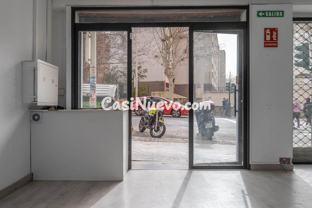 Venta de magnífico local en Avenida Doctor Olóriz - foto 27
