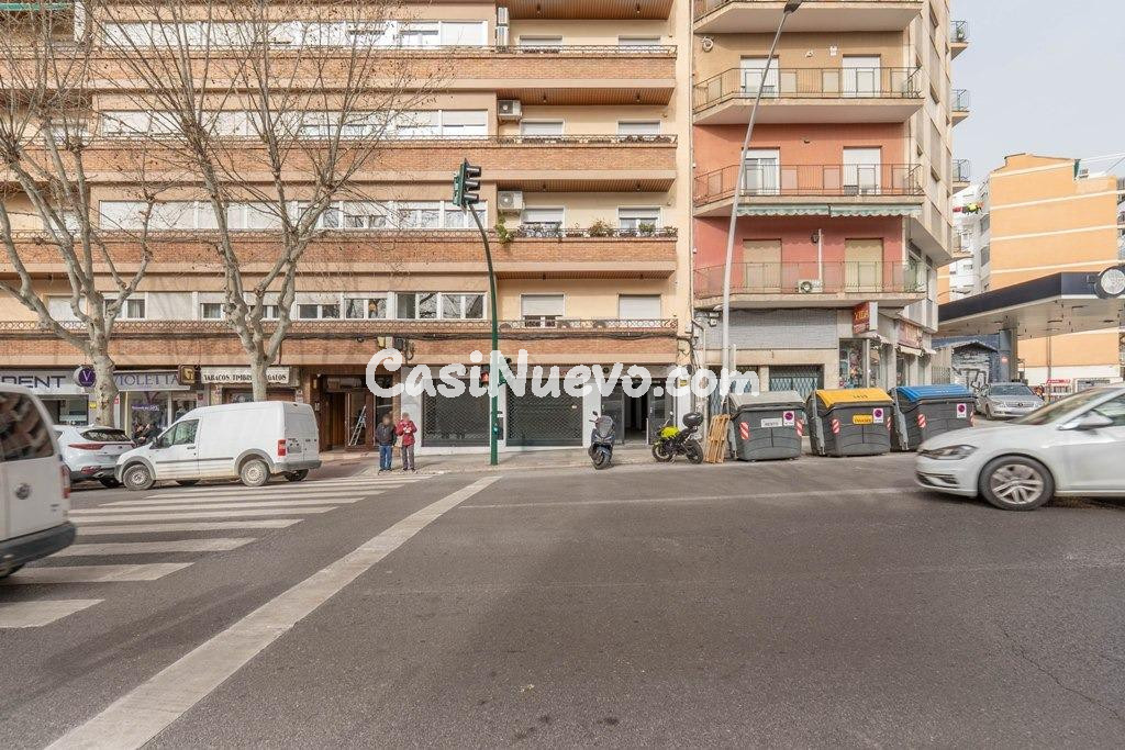 Venta de magnífico local en Avenida Doctor Olóriz - foto 28