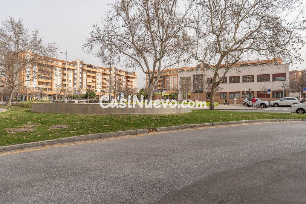 Venta de magnífico local en Avenida Doctor Olóriz - foto 32