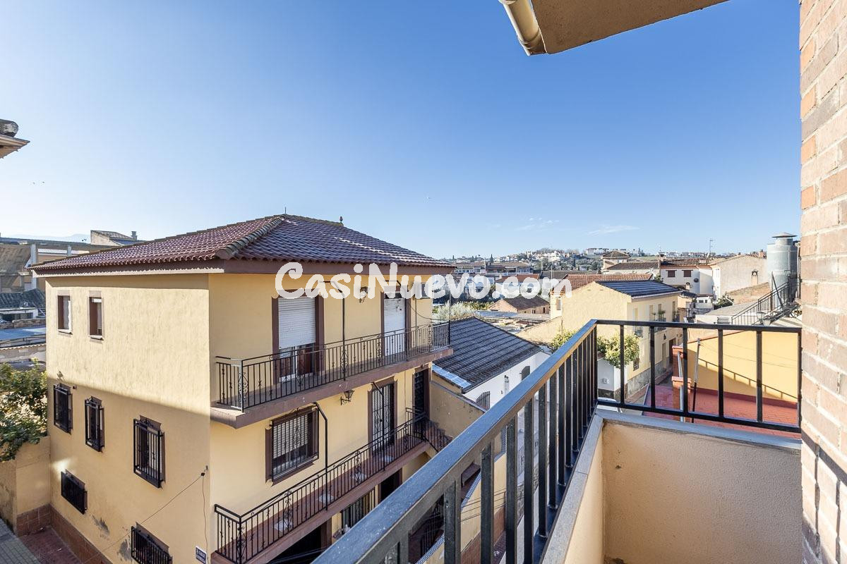 Te presento un piso muy céntrico en Ogíjares de tres habitac - foto 2