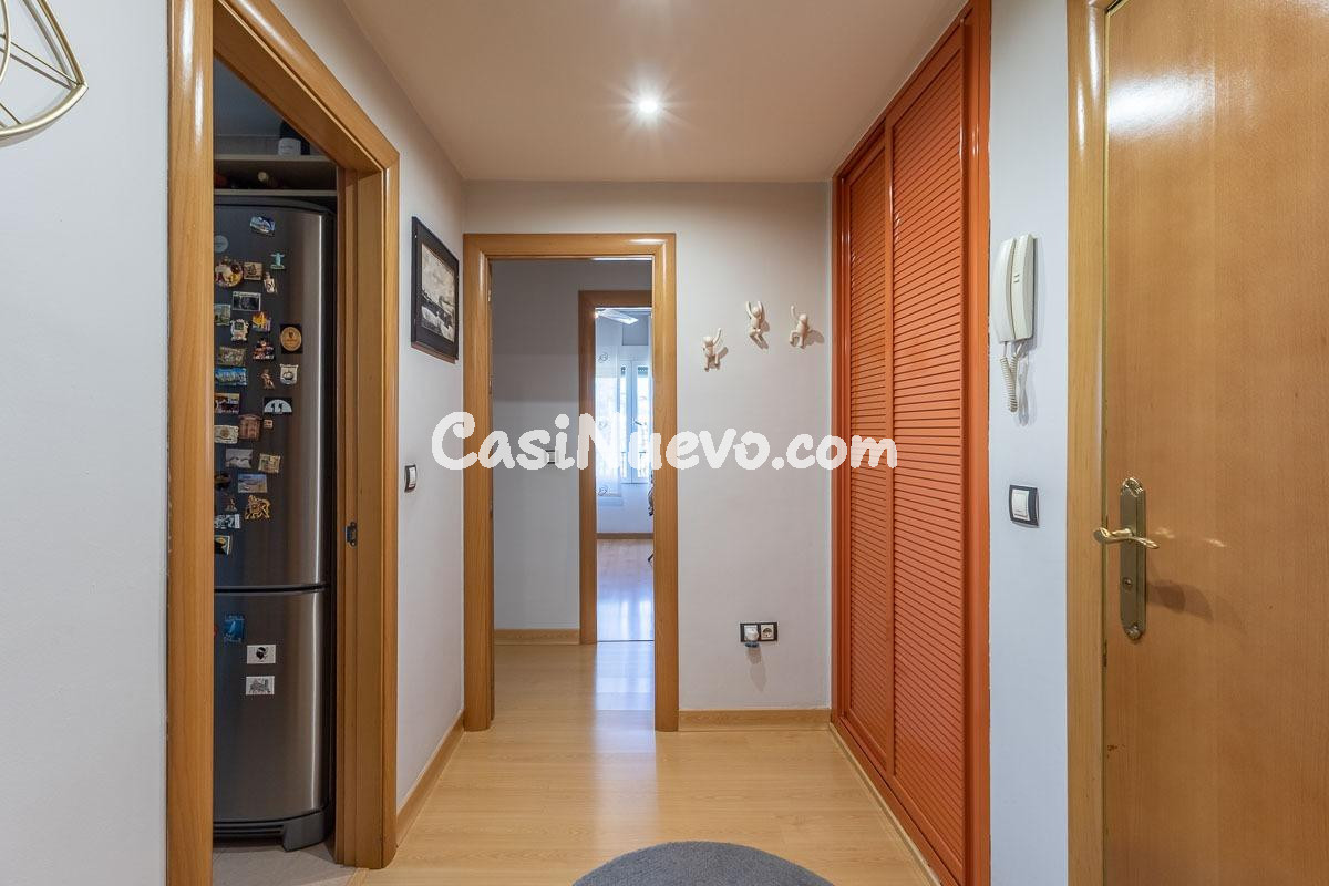 Te presento un piso muy céntrico en Ogíjares de tres habitac - foto 7