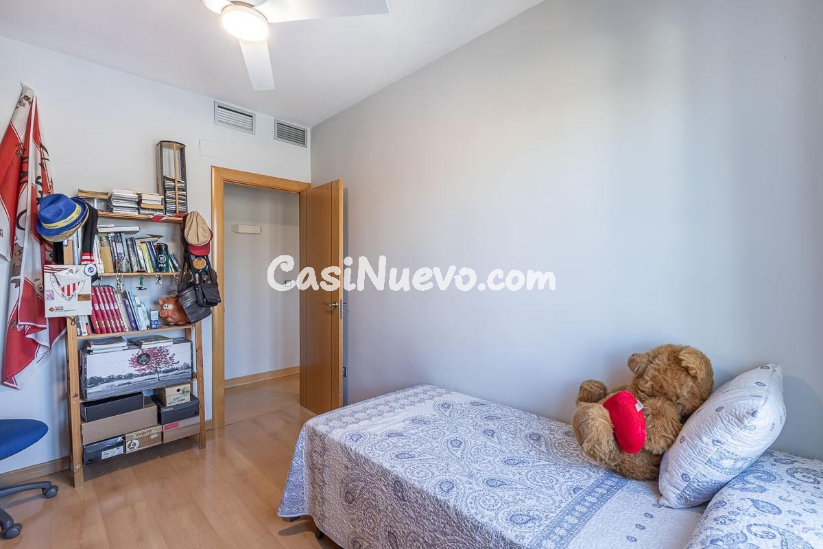 Te presento un piso muy céntrico en Ogíjares de tres habitac - foto 17