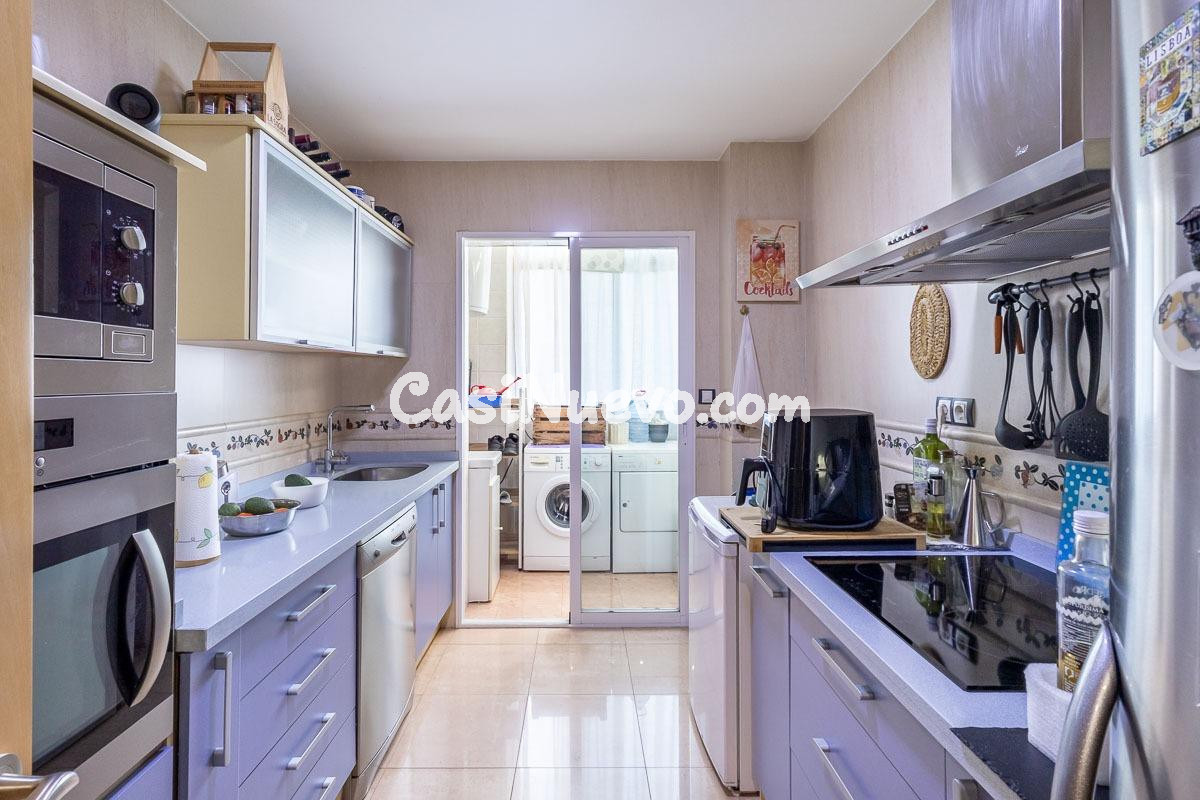 Te presento un piso muy céntrico en Ogíjares de tres habitac - foto 21