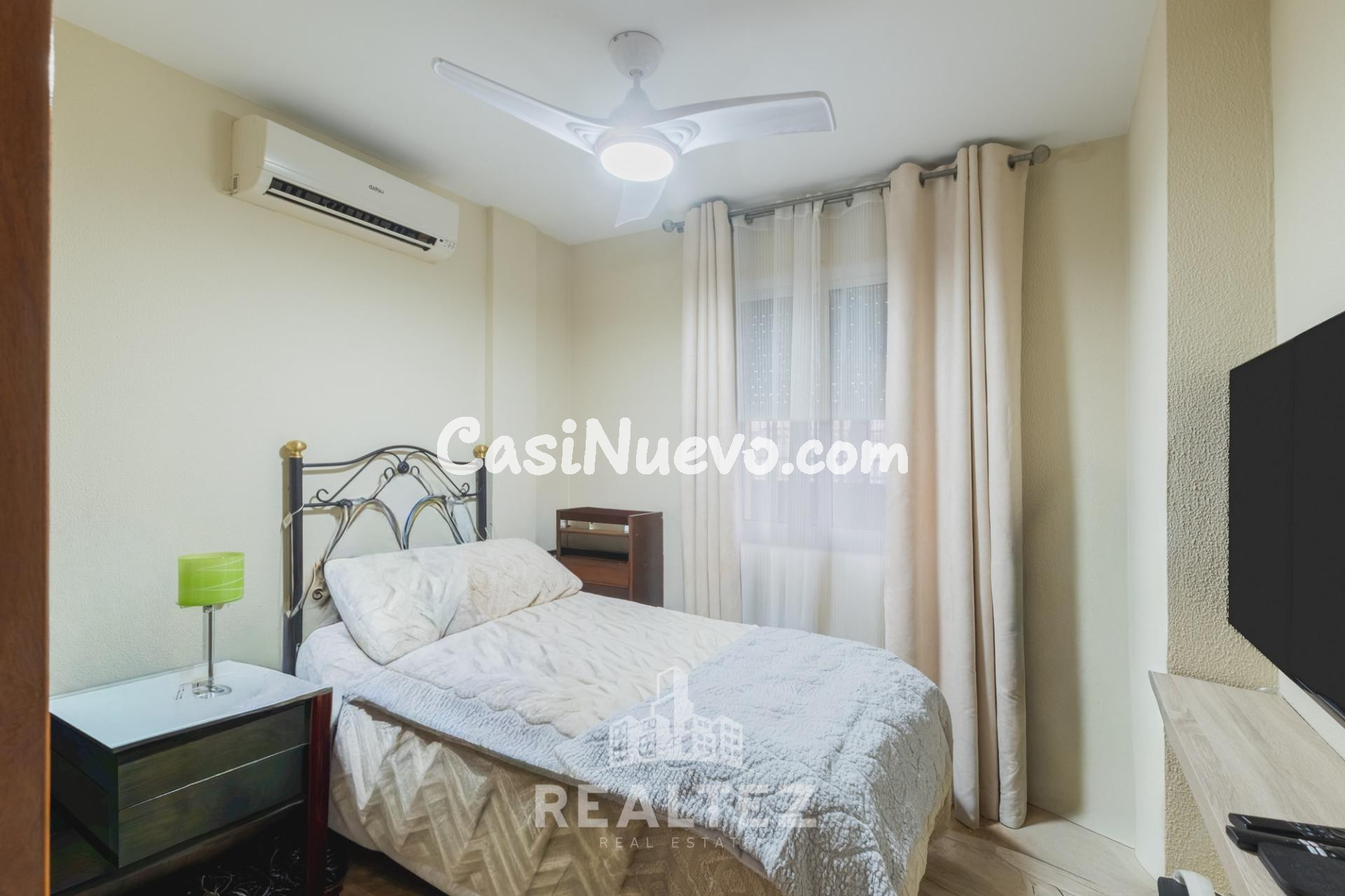 Unifamiliar de 6 dormitorios más buhardilla en Res. El Ángel - foto 6