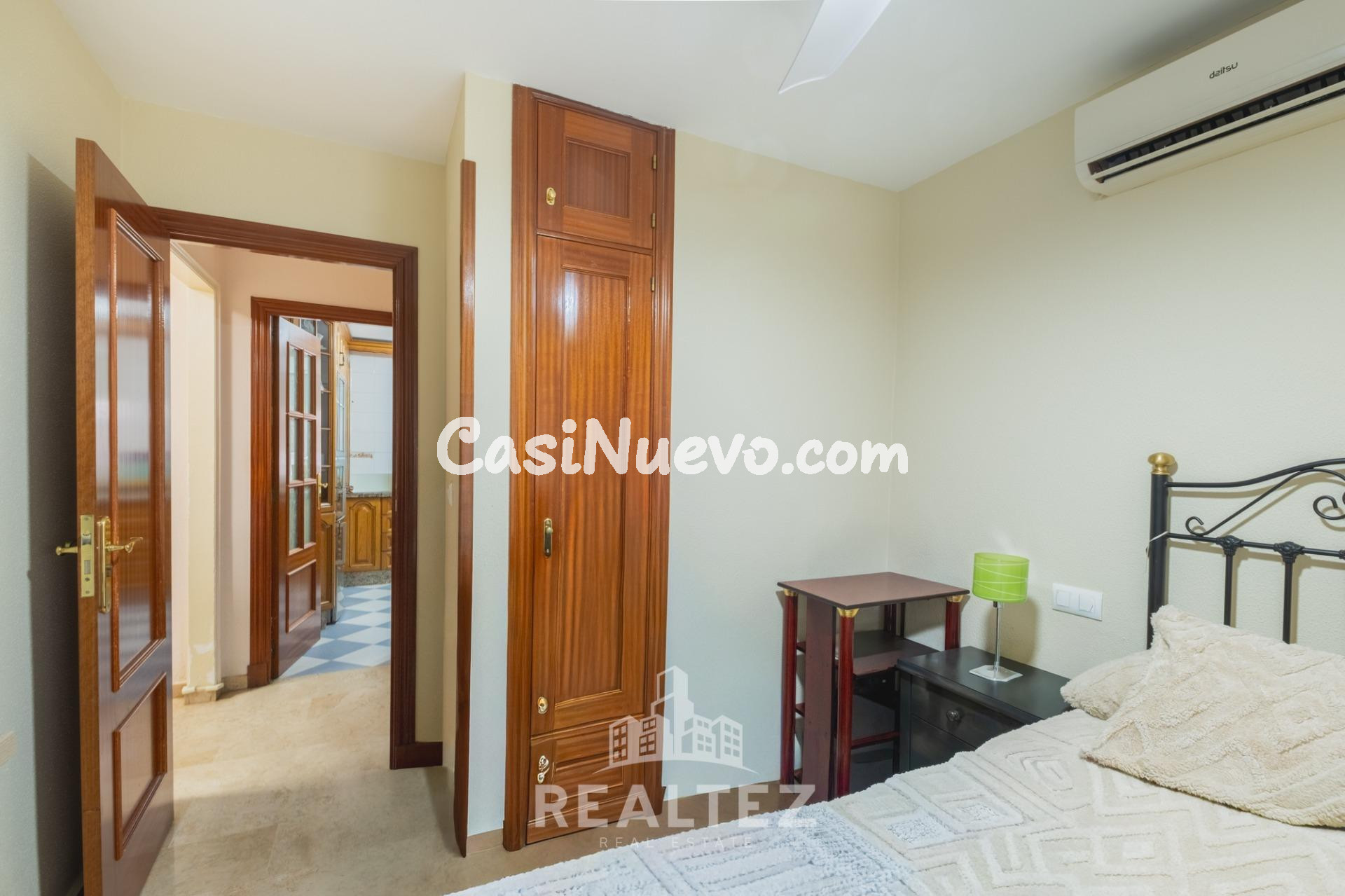 Unifamiliar de 6 dormitorios más buhardilla en Res. El Ángel - foto 7