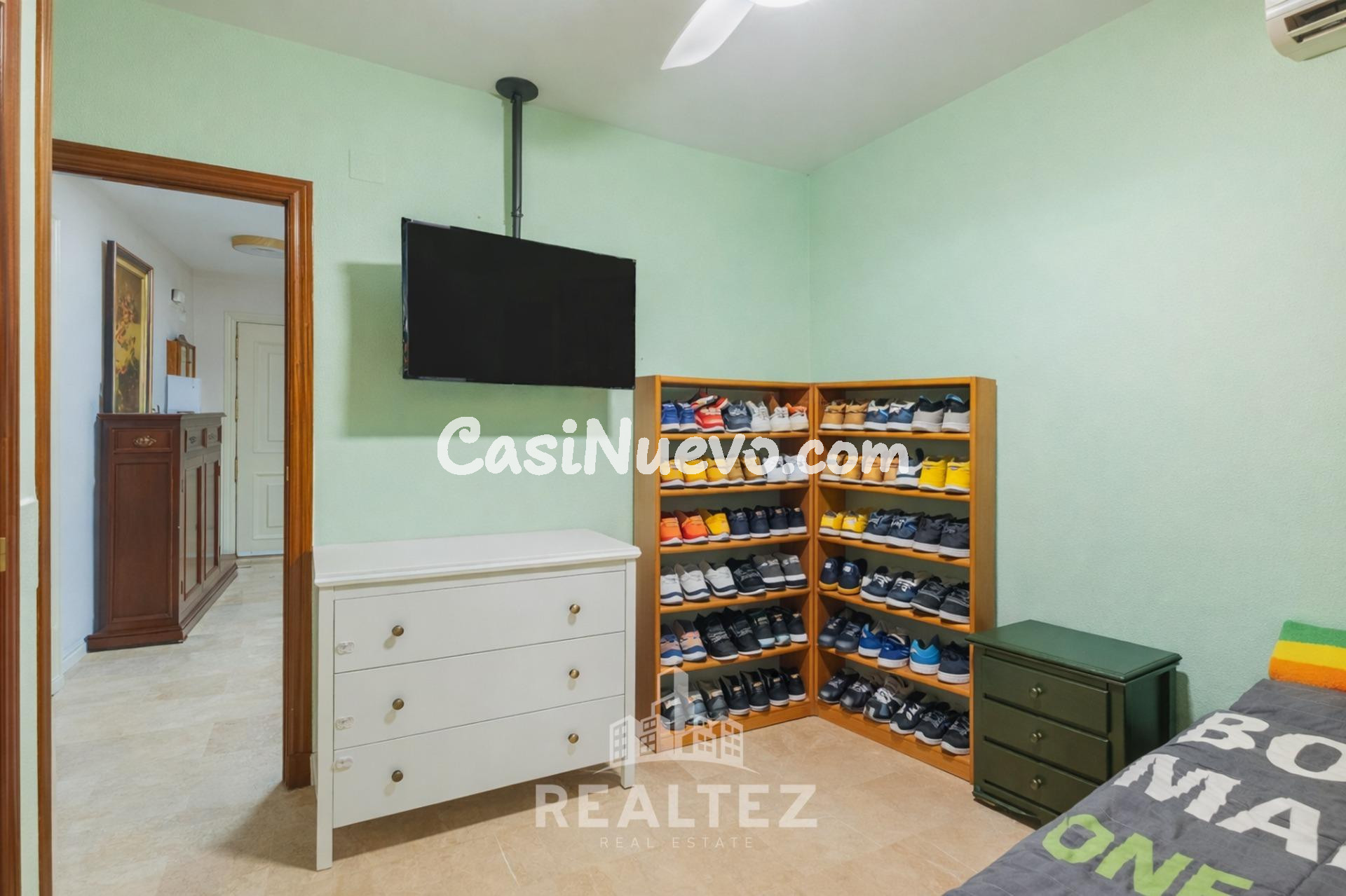 Unifamiliar de 6 dormitorios más buhardilla en Res. El Ángel - foto 11