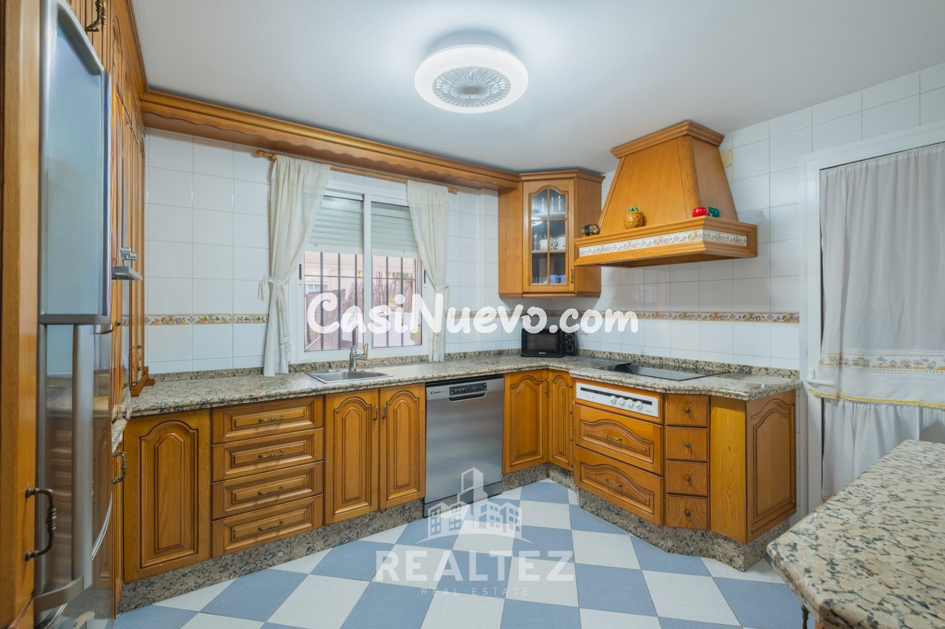 Unifamiliar de 6 dormitorios más buhardilla en Res. El Ángel - foto 12