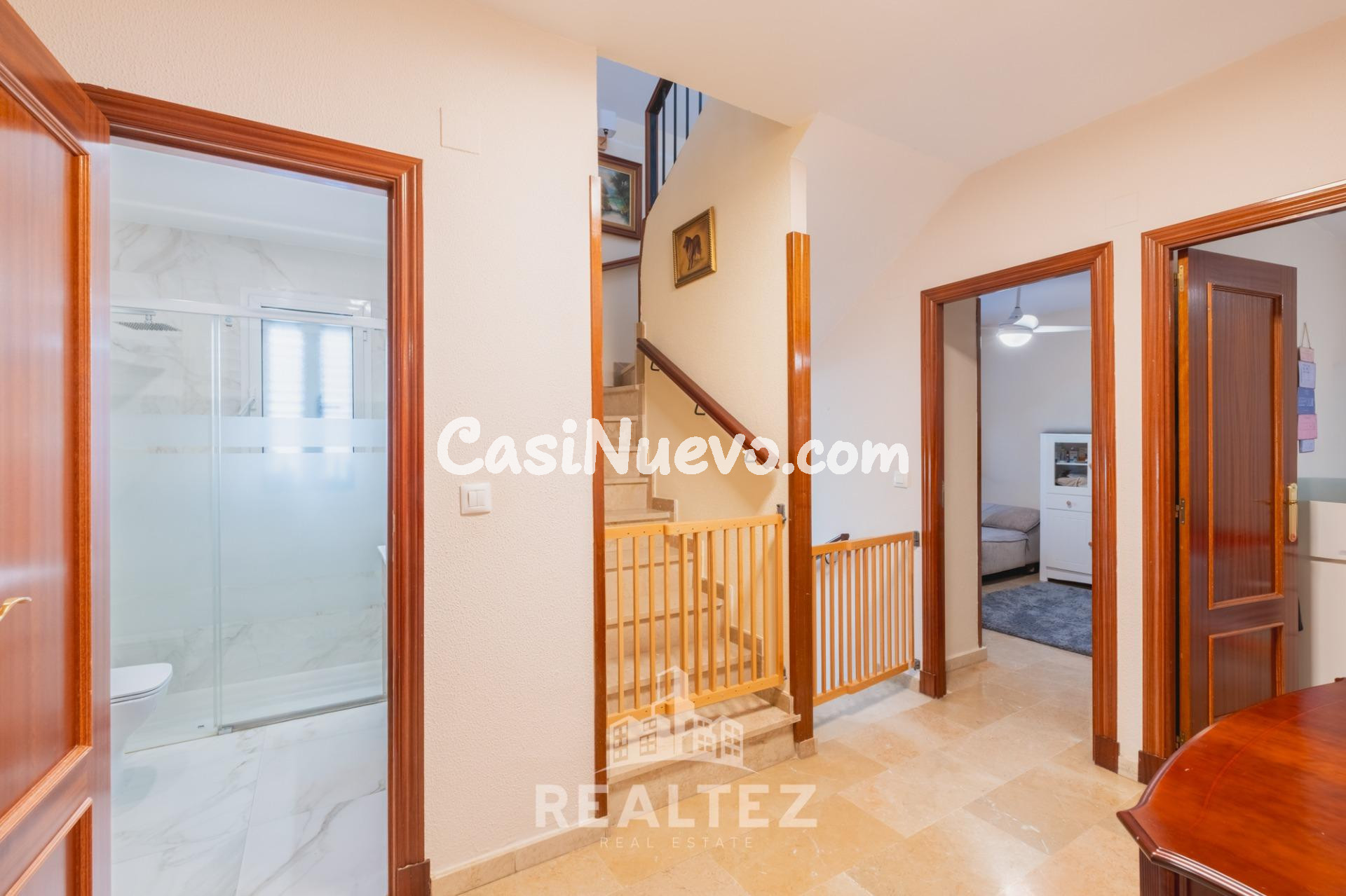 Unifamiliar de 6 dormitorios más buhardilla en Res. El Ángel - foto 14