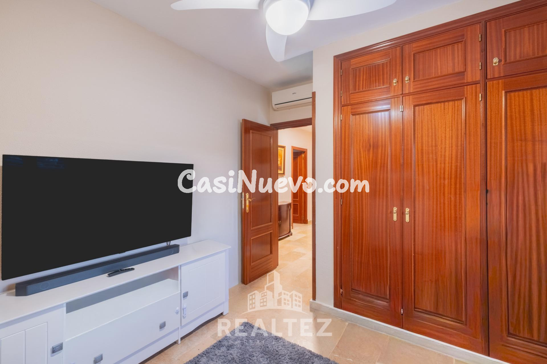 Unifamiliar de 6 dormitorios más buhardilla en Res. El Ángel - foto 16