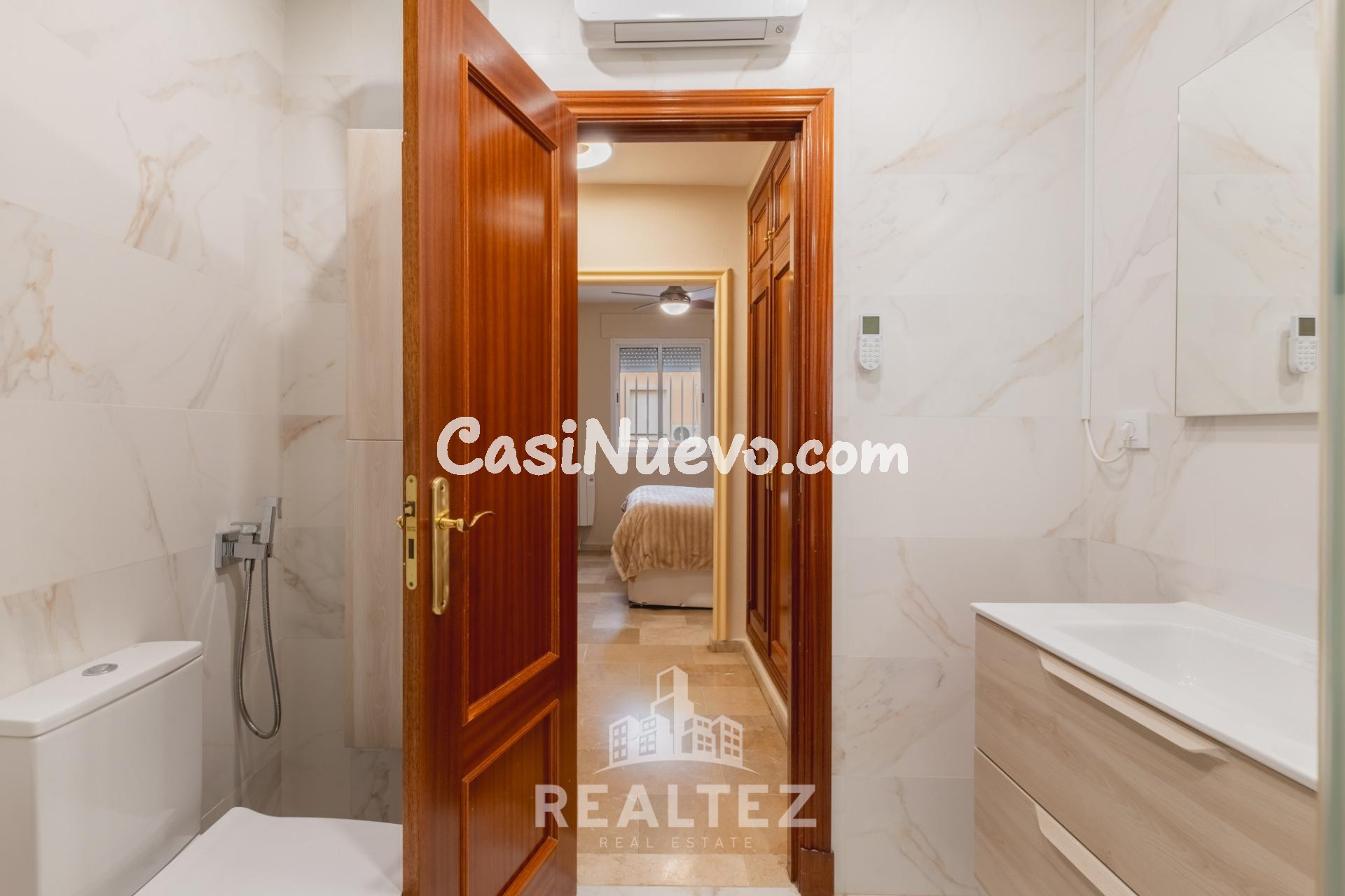 Unifamiliar de 6 dormitorios más buhardilla en Res. El Ángel - foto 28