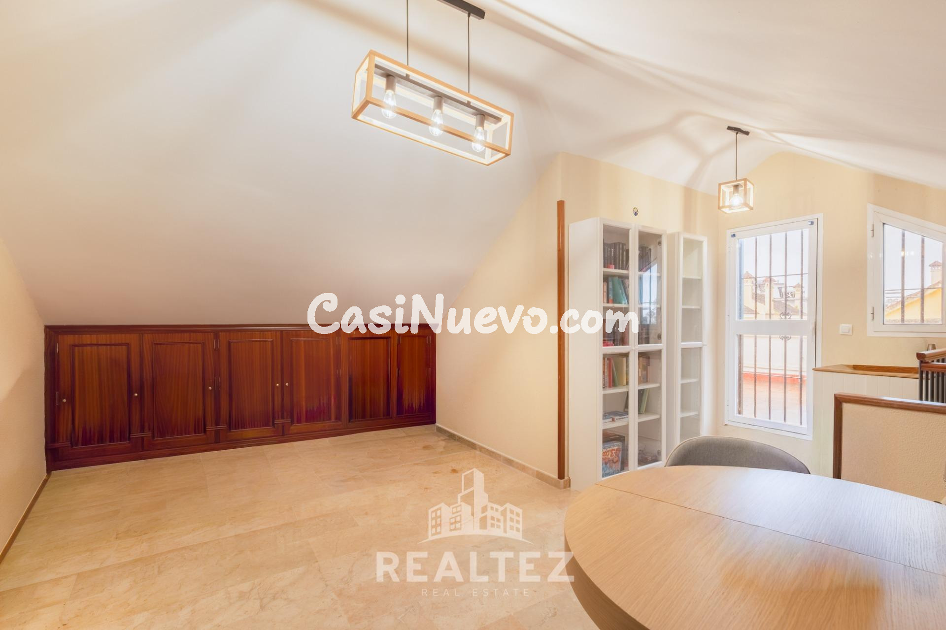 Unifamiliar de 6 dormitorios más buhardilla en Res. El Ángel - foto 31