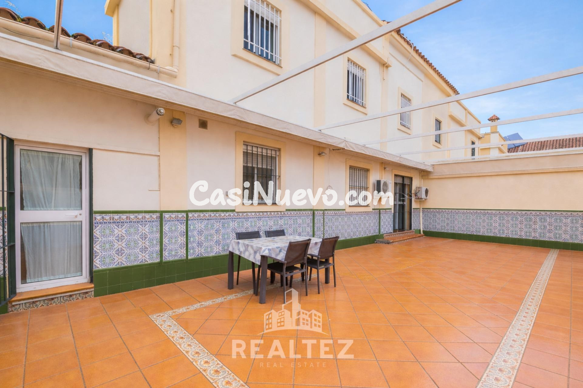 Unifamiliar de 6 dormitorios más buhardilla en Res. El Ángel - foto 33