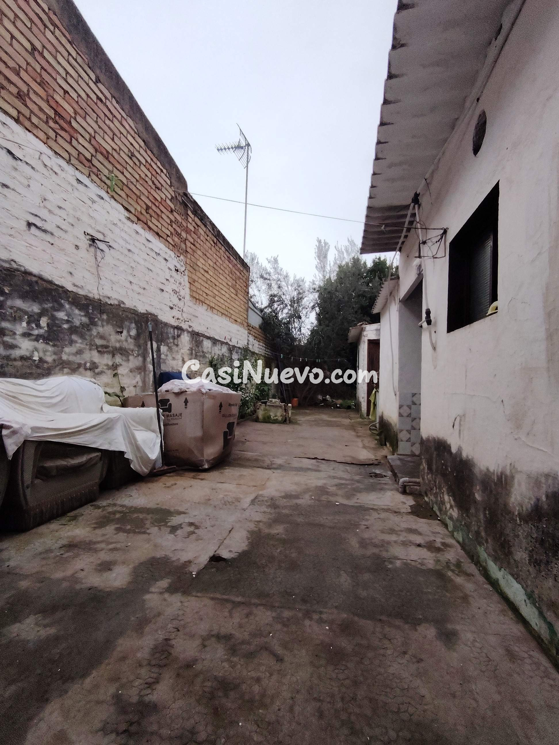 CASA ADOSADA DE PLANTA BAJA EN BRENES 178 M2 DE PARCELA