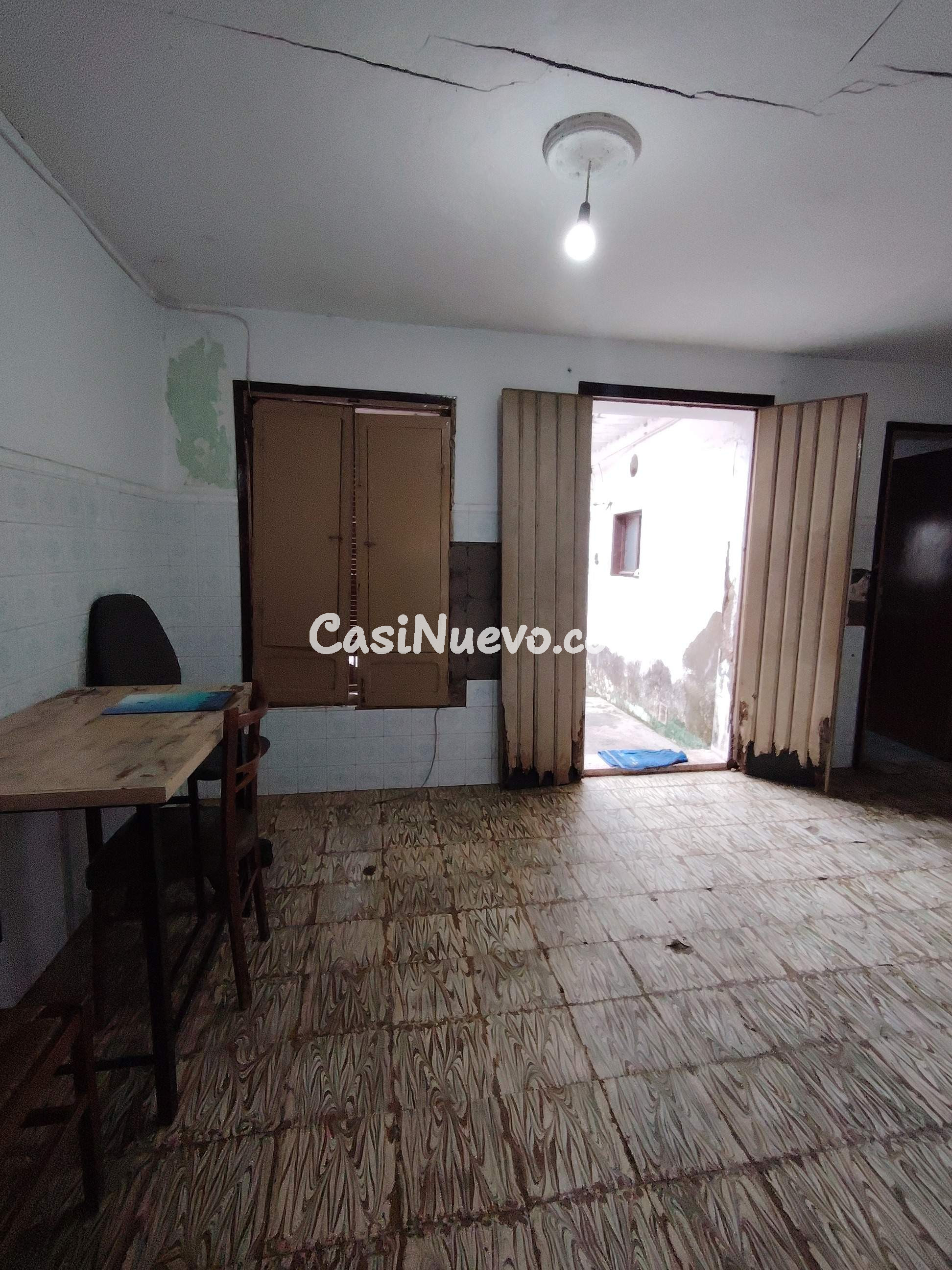 CASA ADOSADA DE PLANTA BAJA EN BRENES 178 M2 DE PARCELA - foto 7