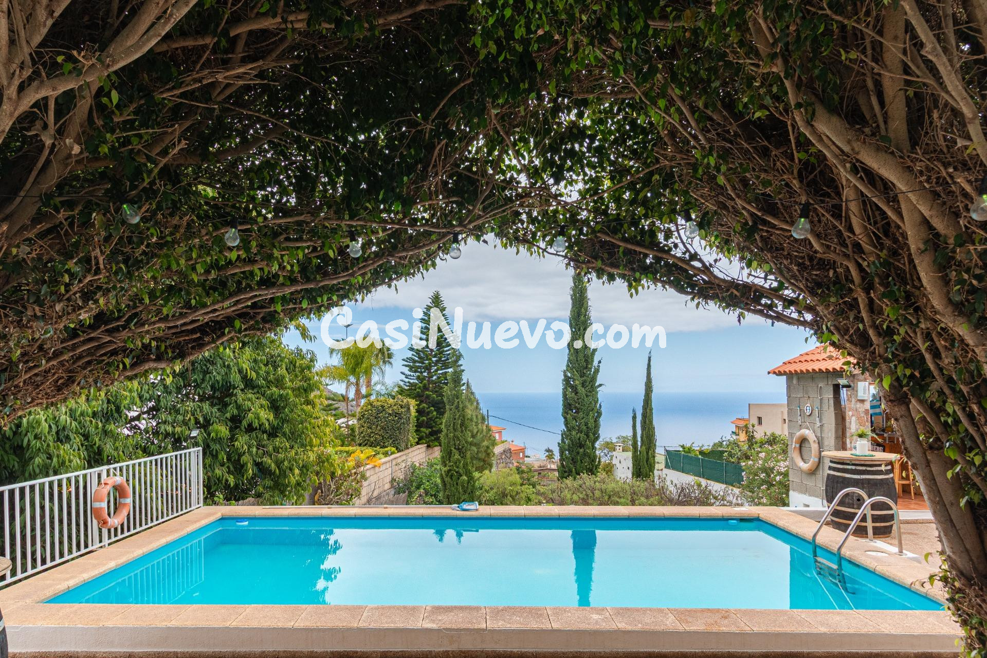 CHALET INDEPENDIENTE DE DOS PLANTAS EN PUNTA ARAYA, CANDELAR