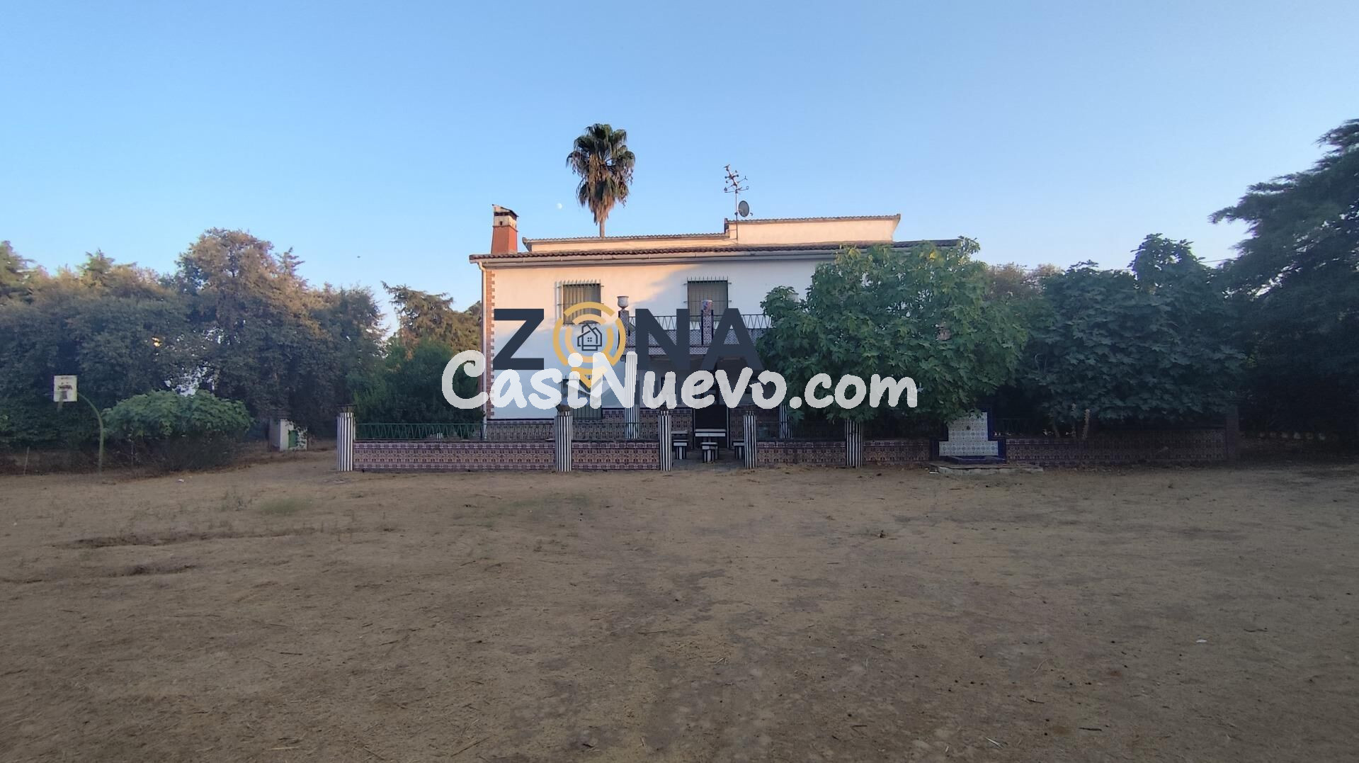 CHALET CON PISCINA EN PARCELA DE 4.700M2 EN EL MONTE DEL CAS - foto 3