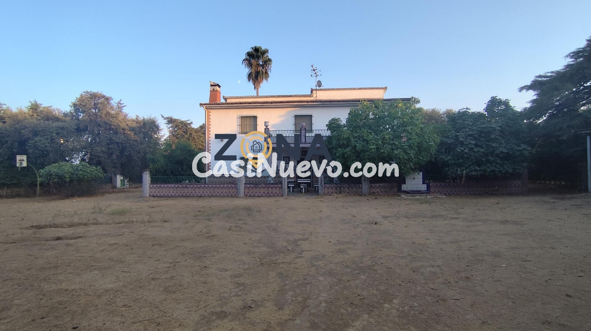 CHALET CON PISCINA EN PARCELA DE 4.700M2 EN EL MONTE DEL CAS - foto 4