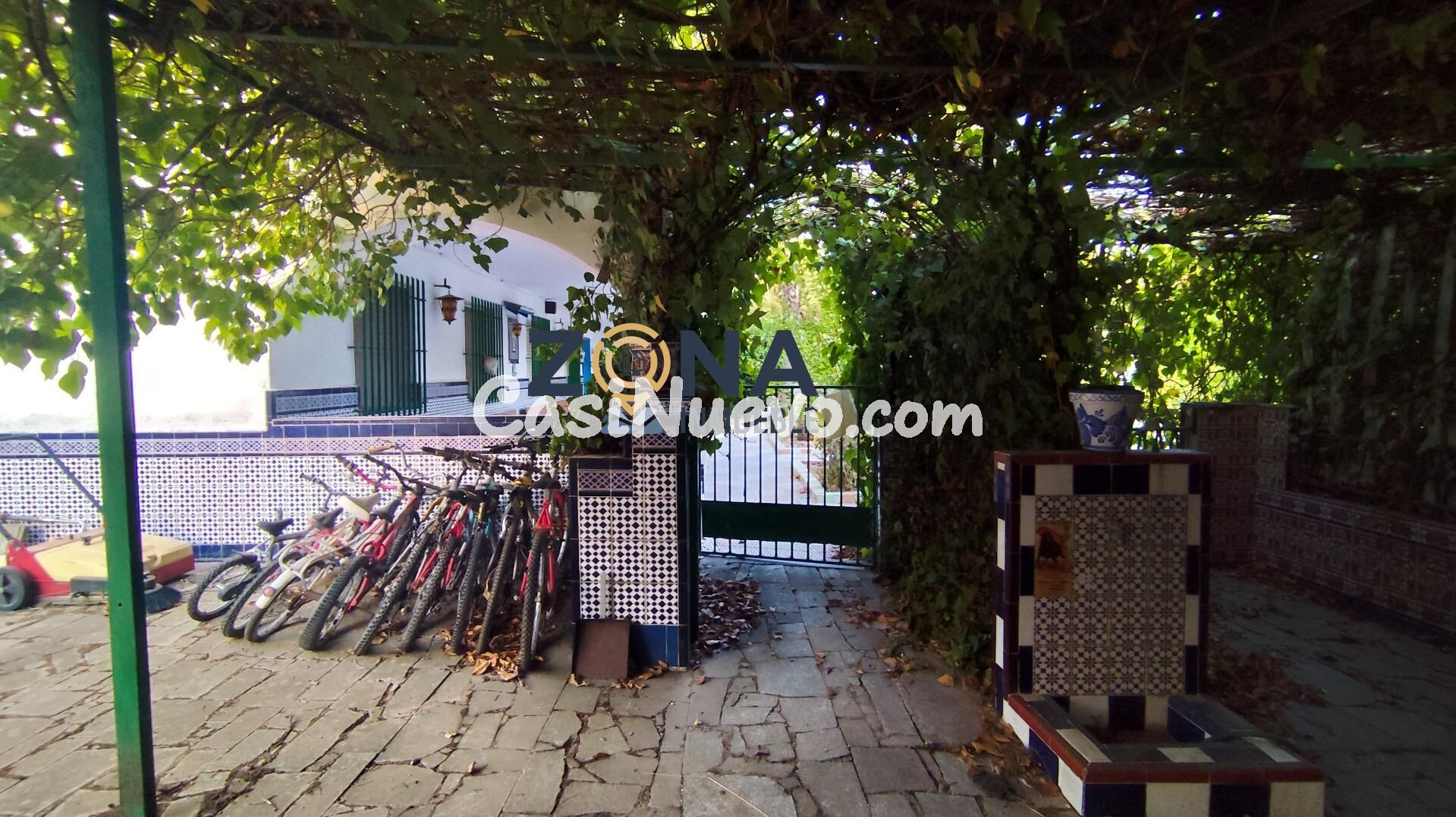 CHALET CON PISCINA EN PARCELA DE 4.700M2 EN EL MONTE DEL CAS - foto 13