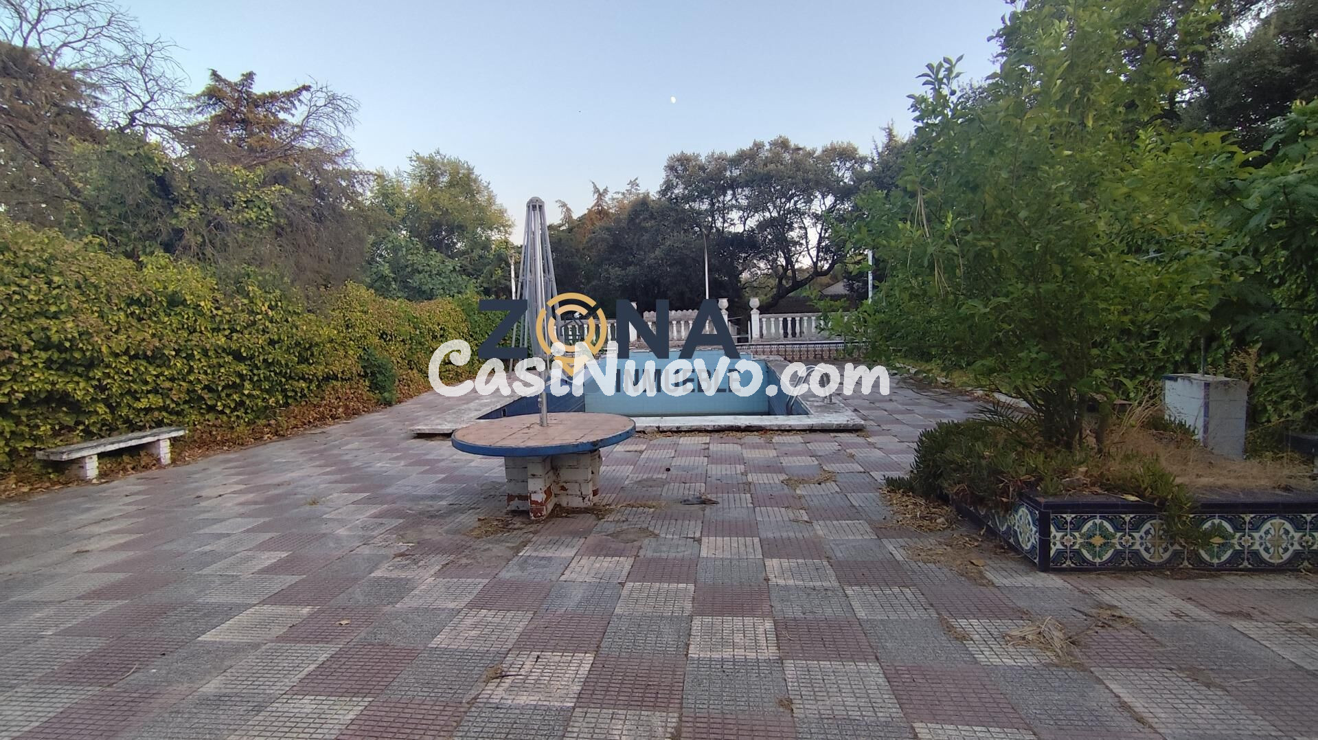 CHALET CON PISCINA EN PARCELA DE 4.700M2 EN EL MONTE DEL CAS - foto 32