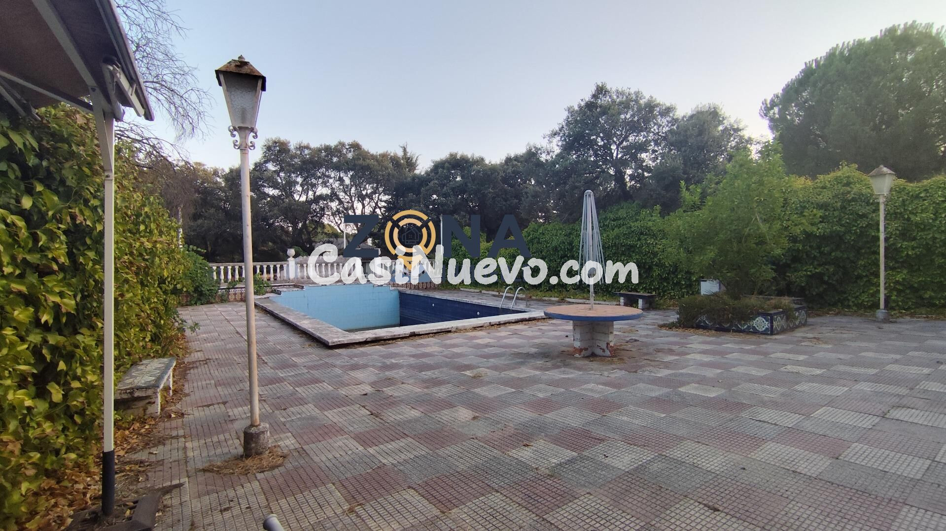 CHALET CON PISCINA EN PARCELA DE 4.700M2 EN EL MONTE DEL CAS - foto 33