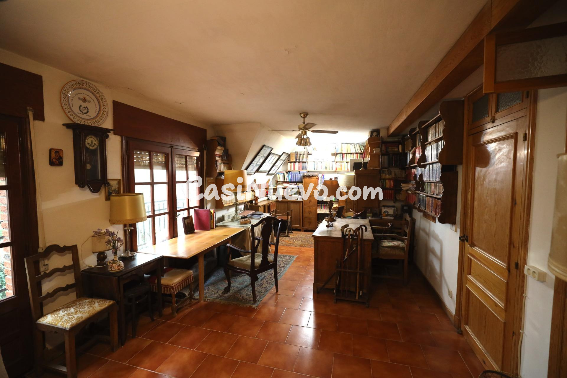 Mansión residencial: Privacidad, naturaleza y gran potencial - foto 3