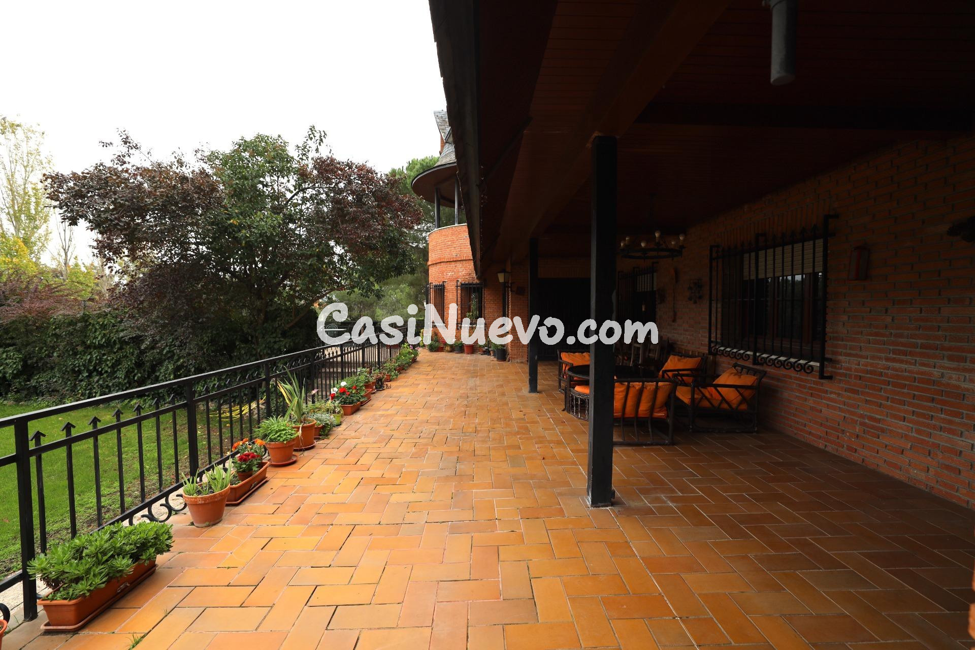 Mansión residencial: Privacidad, naturaleza y gran potencial - foto 11