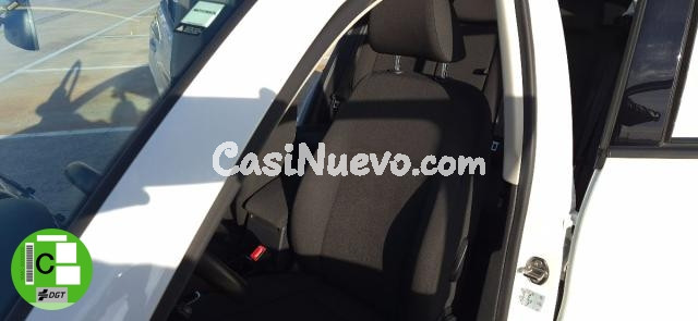 VOLKSWAGEN - Tiguan -  2.0 TDI 110CV Sport & Style BMT - foto 31