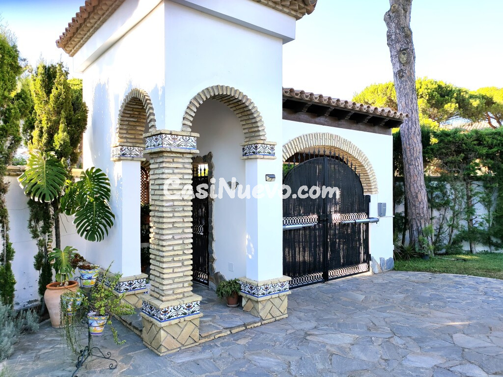 Casa-Chalet en Venta en Barrosa, La Cádiz