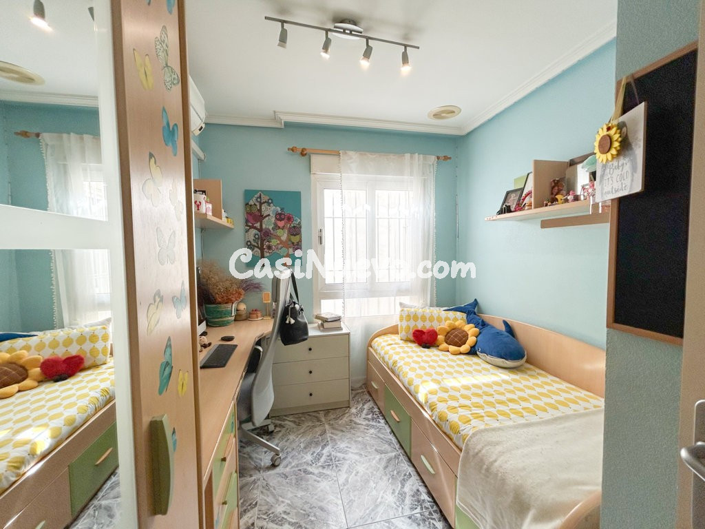 Ático de 3 dormitorios a menos de 500 m de la playa - foto 4