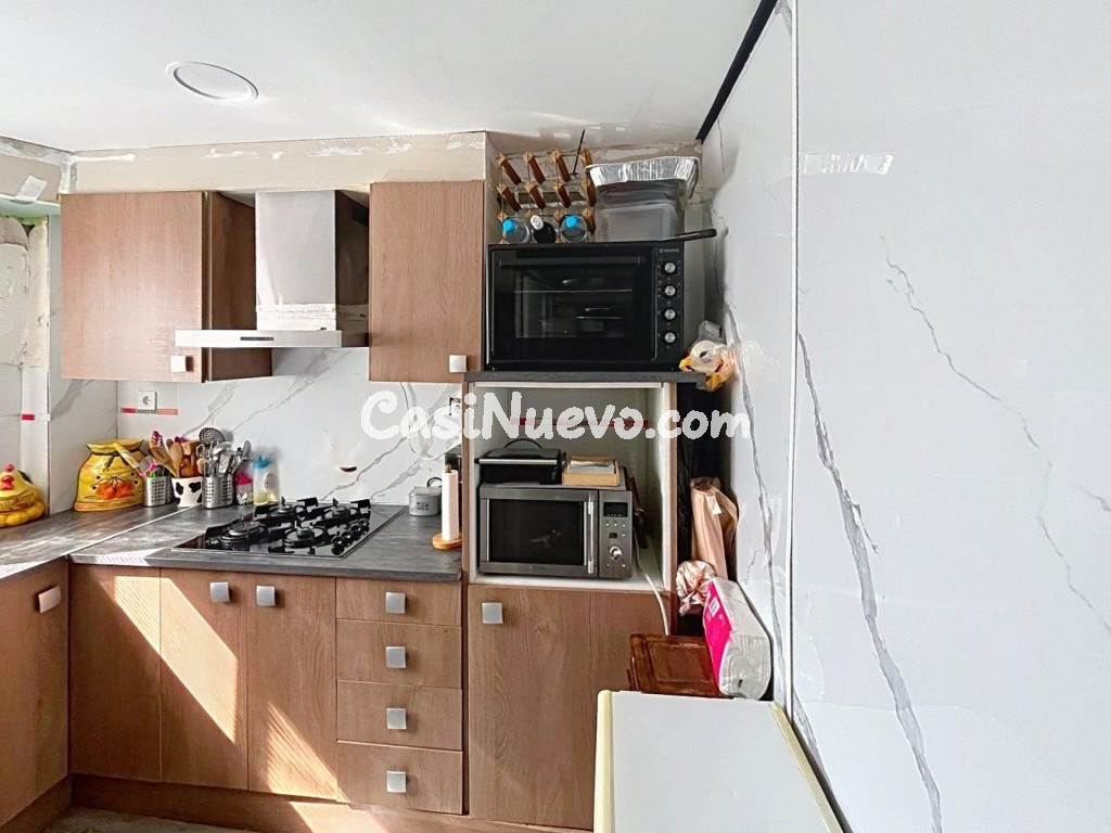 Piso luminoso con 2 balcones cerca de la universidad CEU - foto 4