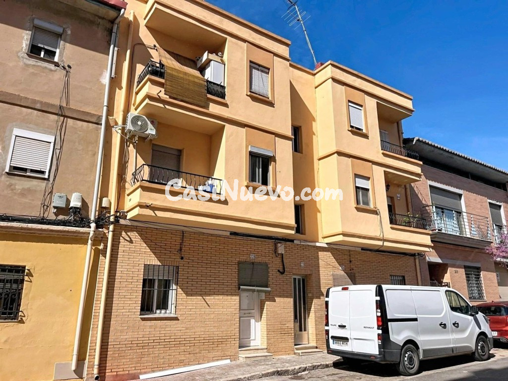 Piso luminoso con 2 balcones cerca de la universidad CEU - foto 12