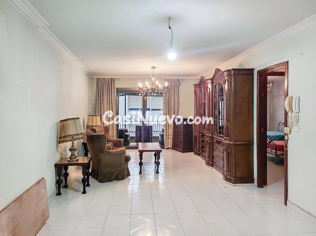 AMPLIO PISO EN PLENO CENTRO - foto 2